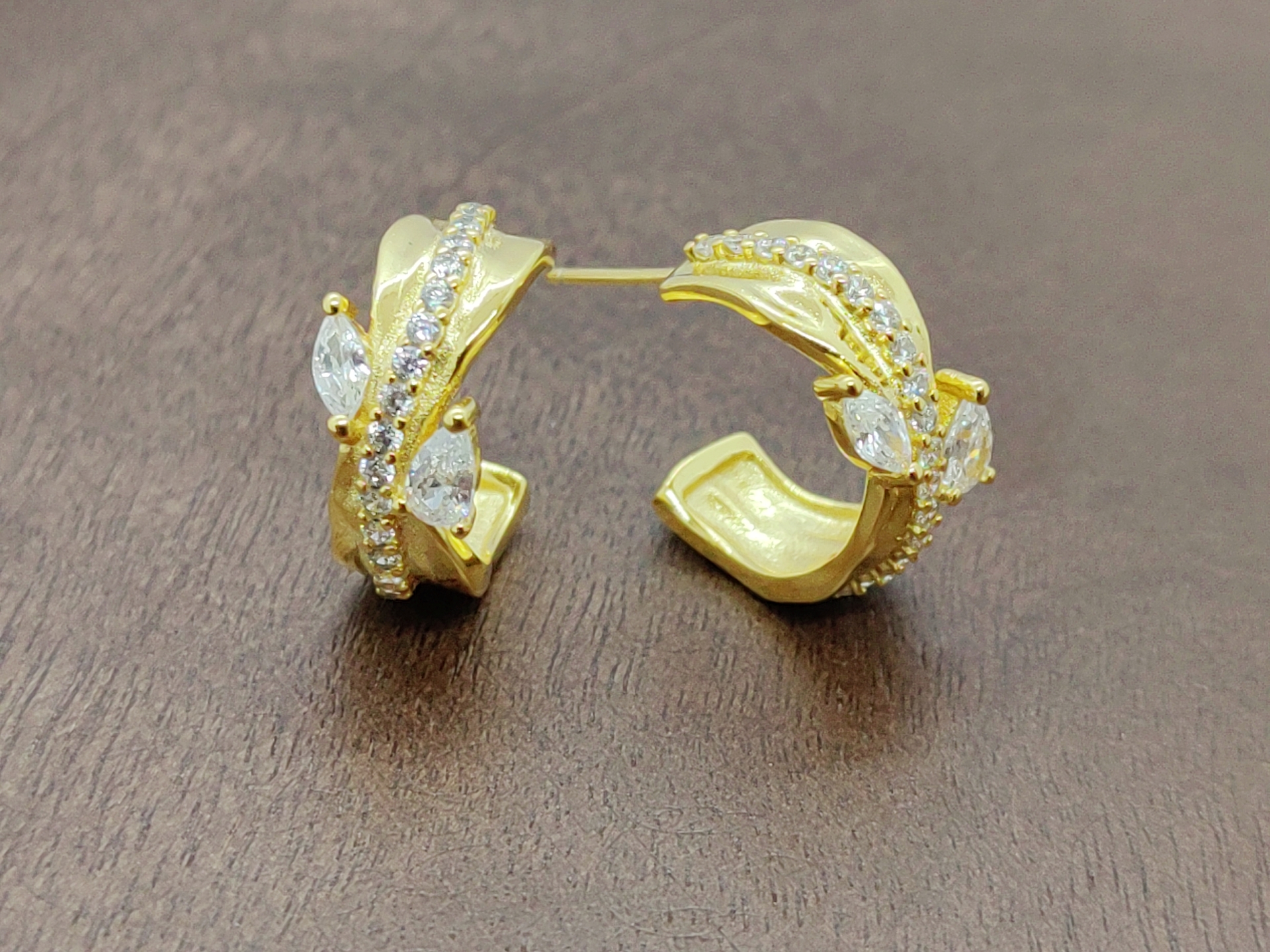 Gold white zirconium irregular earrings with silver needles details Picture