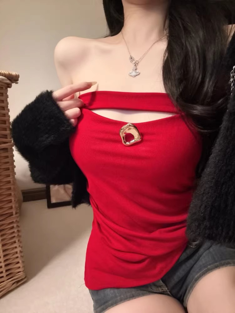 The new summer style with a spicy girl design features a hollowed-out irregular hem and a one-piece body shape that is slimming and form-fitting. It comes with a chest pad and is versatile for women pic 8