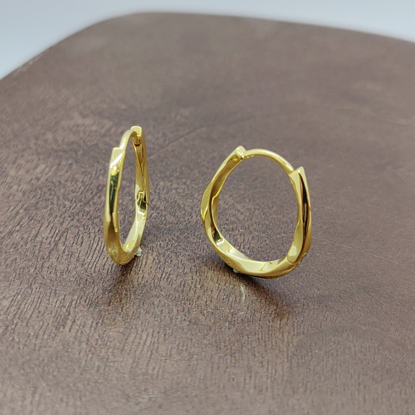 Simple plain ring earrings with silver needles Specification image