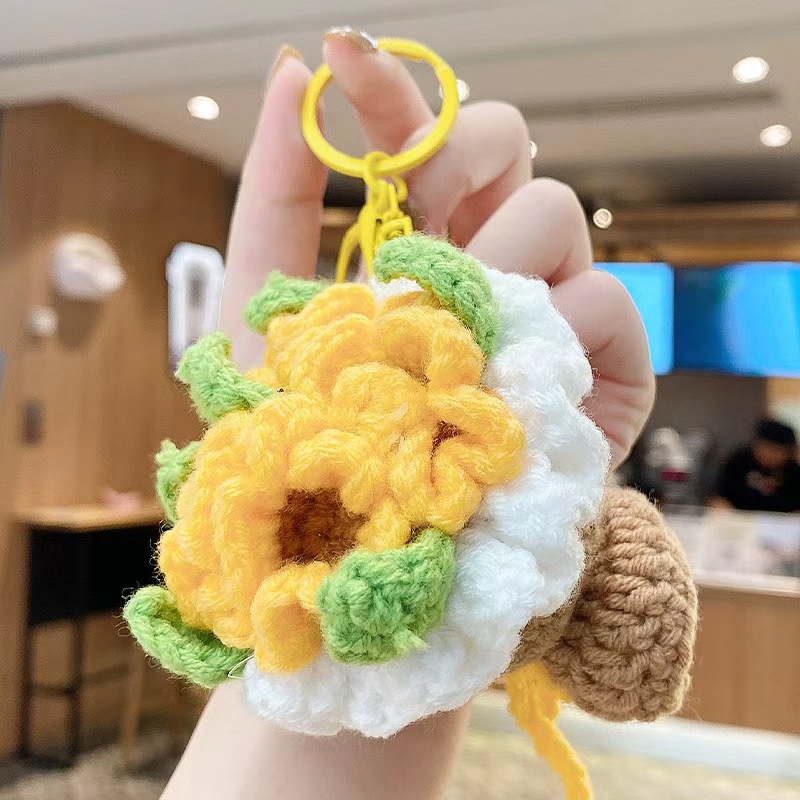 Hand-held bouquets in red, colorful, purple, blue and yellow, simulating wedding and Spring Festival celebrations, woolen flower bouquets, knitted decorations, cute wrapping gifts Item Picture