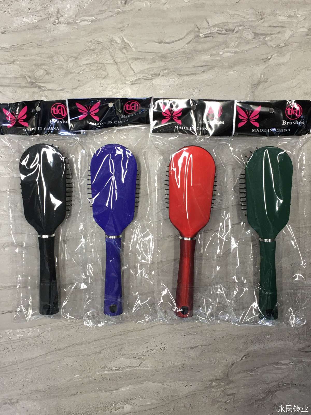 【 Yongmin Mirror Industry 】9585-69 Elastic paint, fashionable and simple design, exquisite packaging, soft and anti-static, classic air cushion comb Specification image