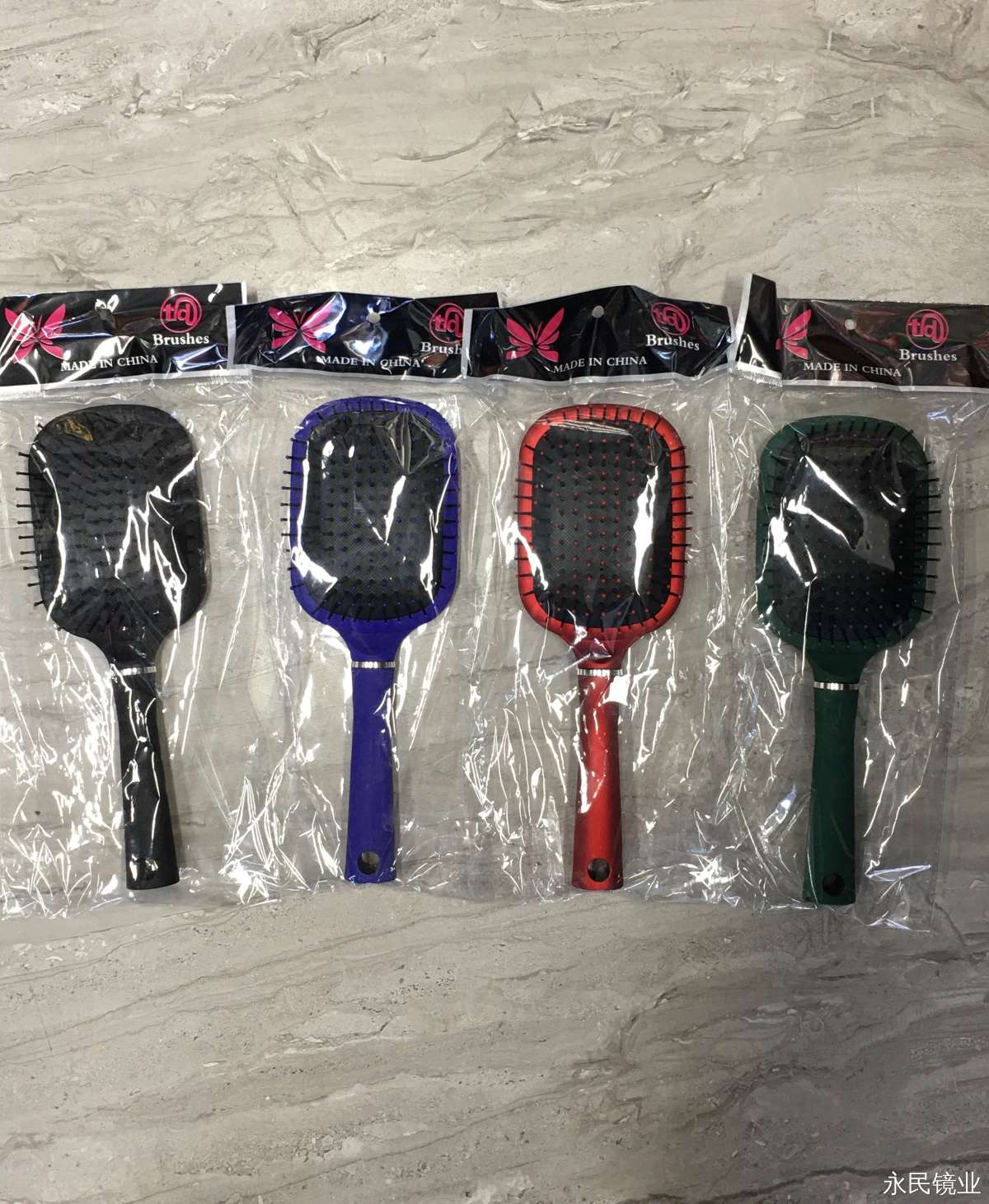 【 Yongmin Mirror Industry 】M86-69 elastic paint mirror and comb integrated design, smooth and anti-static, large export goods, cheap hair comb Specification image