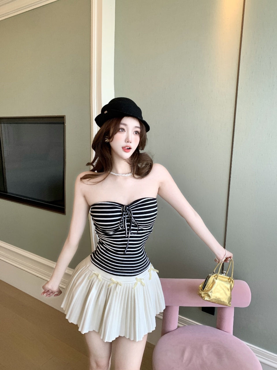 American hot girl striped strappy strapless vest for women, summer sleeveless, slimming, and form-fitting design. It can be worn as an inner layer and an outer layer top pic 11