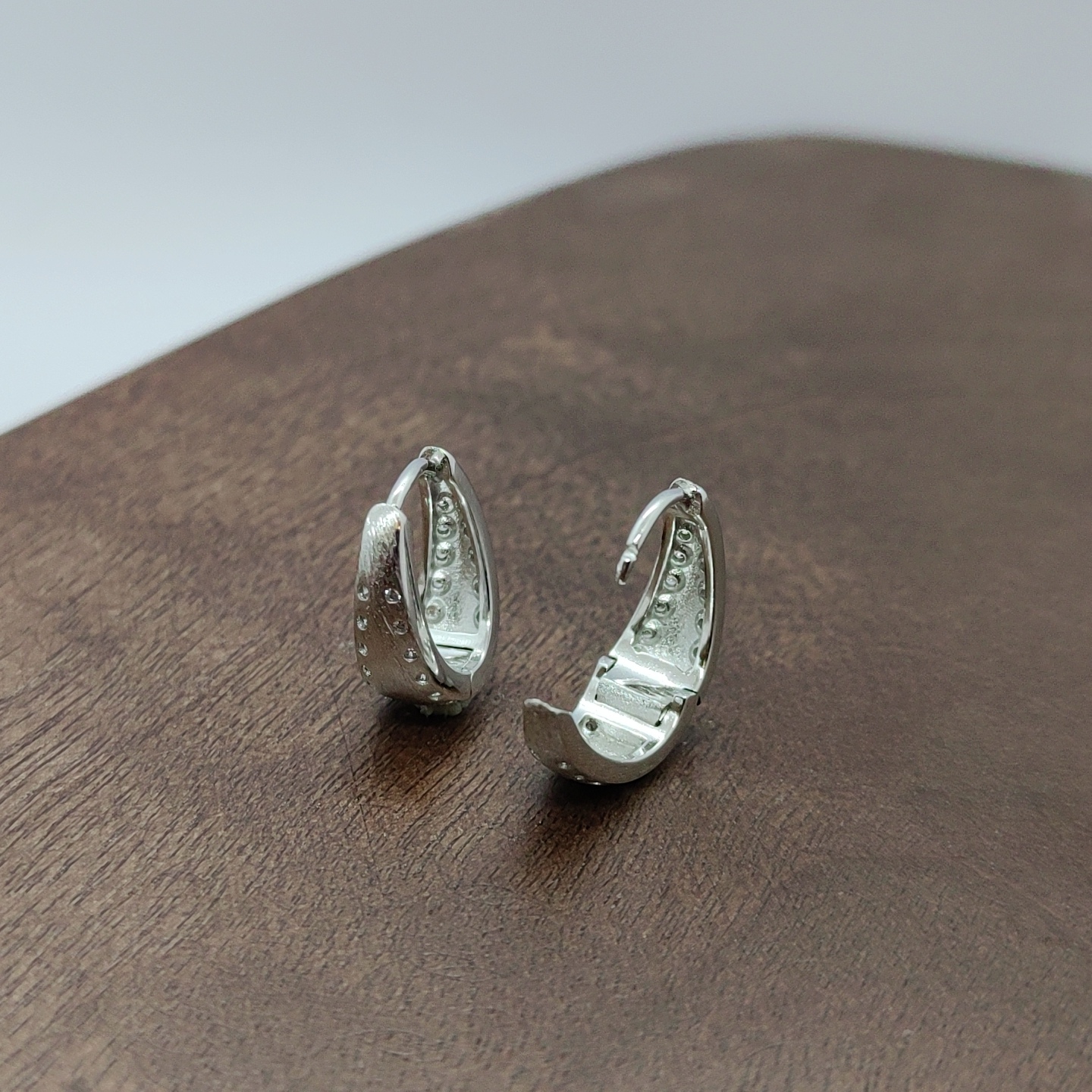 Silver zircon micro-inlaid white zirconium U triangle earrings, silver needle earrings, fashionable and versatile women's simple and elegant accessories details Picture