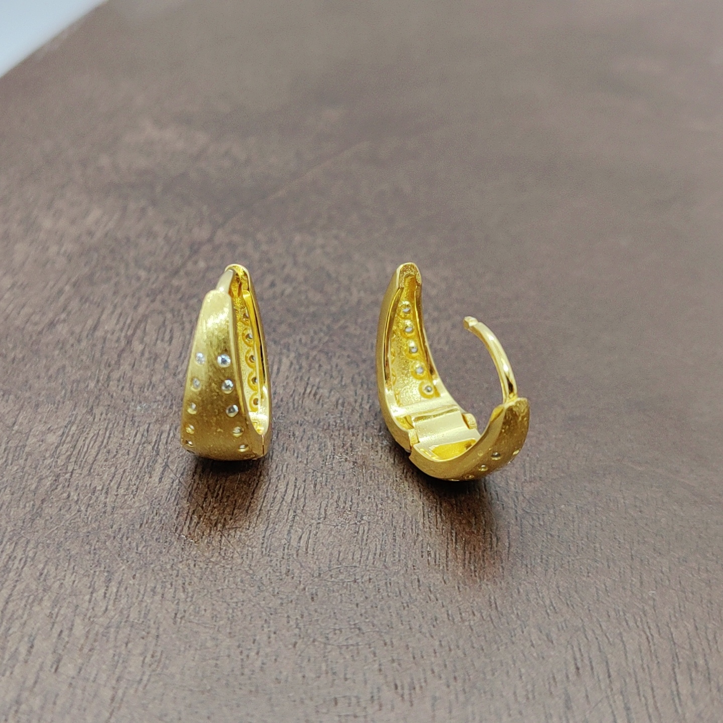 Golden zircon micro-inlaid white zirconium U triangle earrings, silver needle earrings, fashionable earrings and accessories, simple and versatile for women details Picture