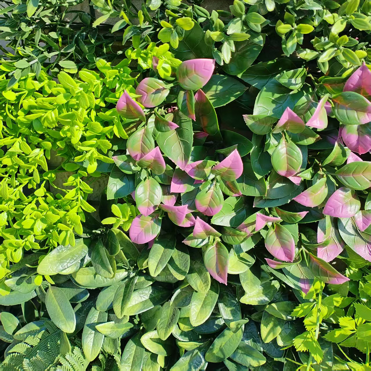 Artificial green plant walls, shopping mall landscape decoration materials, anti-aging artificial turf, plant wall background boards, export wedding gift decoration artificial plants Item Picture