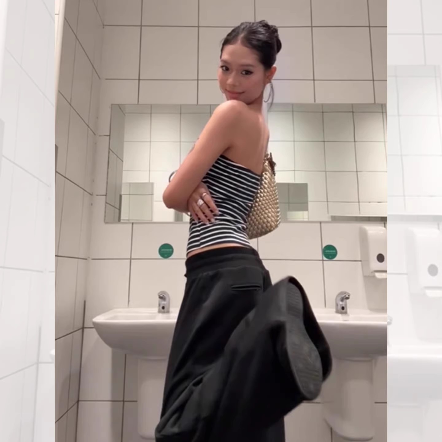 American hot girl striped strappy strapless vest for women, summer sleeveless, slimming, and form-fitting design. It can be worn as an inner layer and an outer layer top Item Picture