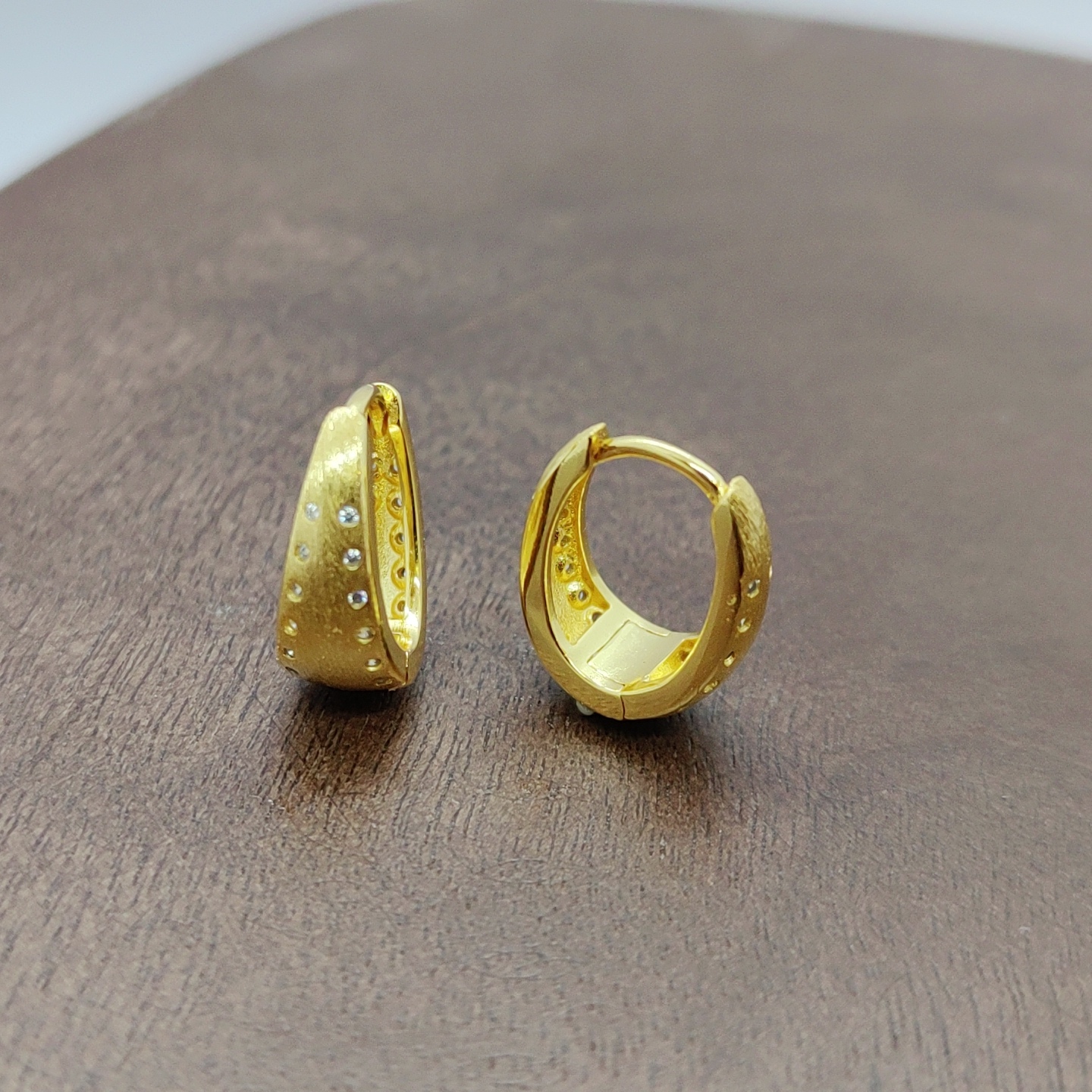 Golden zircon micro-inlaid white zirconium U triangle earrings, silver needle earrings, fashionable earrings and accessories, simple and versatile for women Specification image