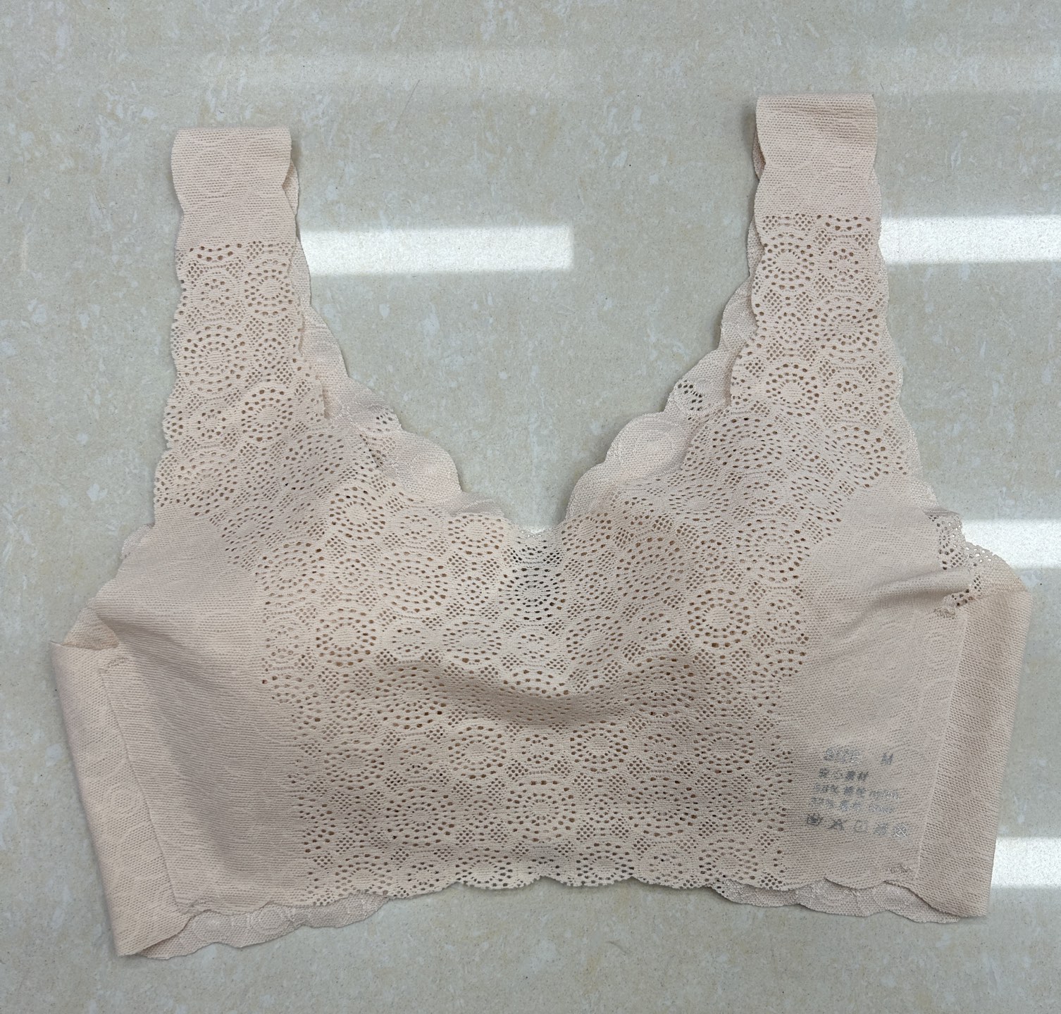 703# Export to the Middle East and Africa, inventory of beautiful back sexy imitation lace wavy edge women's seamless bra, beautiful back wide band seamless undergarment QNI Item Picture