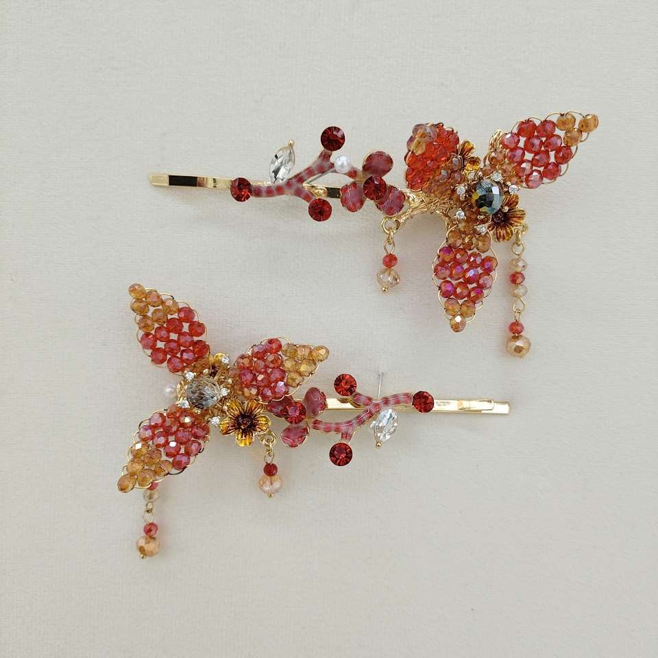 Ancient-style red crystal hair accessory set, complete hairpins, hairpins and earrings, super stunning Chinese-style accessory set, seven-piece set, Hanfu photo shoot and Xiuhe dress are all available Application Scenario