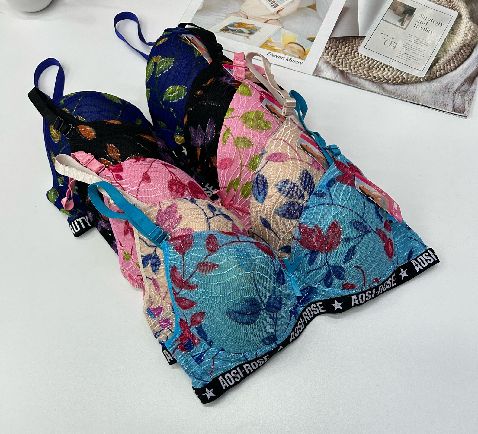 133# Export bras for the Middle East and Africa in stock. Women's sexy gathering printed lace cup face bras with steel rims and letter edges. Women's bra underwear QNI Item Picture