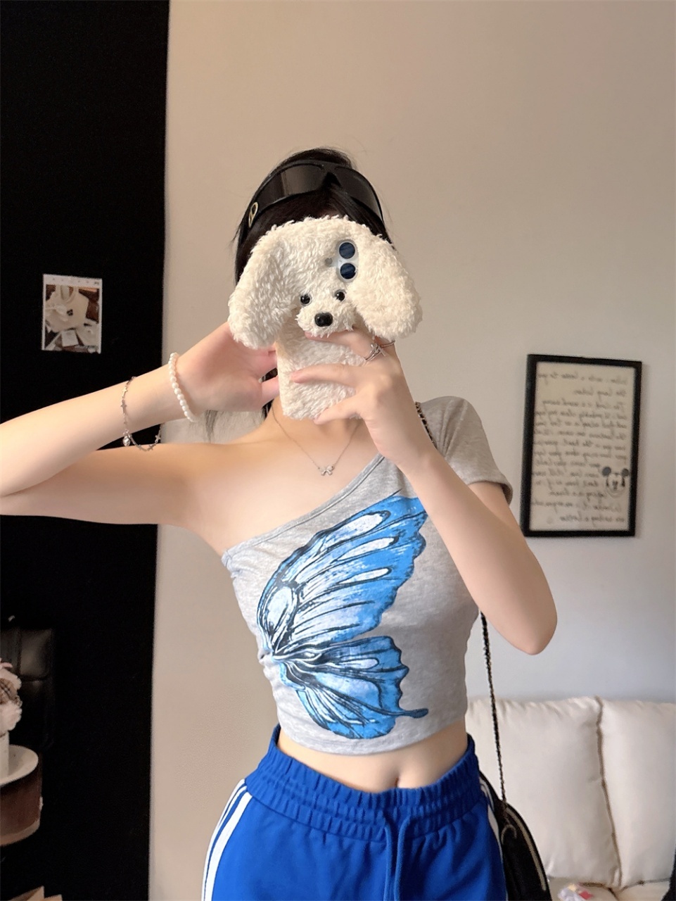 A hot girl style off-the-shoulder butterfly print short-sleeved T-shirt for women. Pair it with a short top with a chest pad for a slimming and form-fitting look in summer pic 8