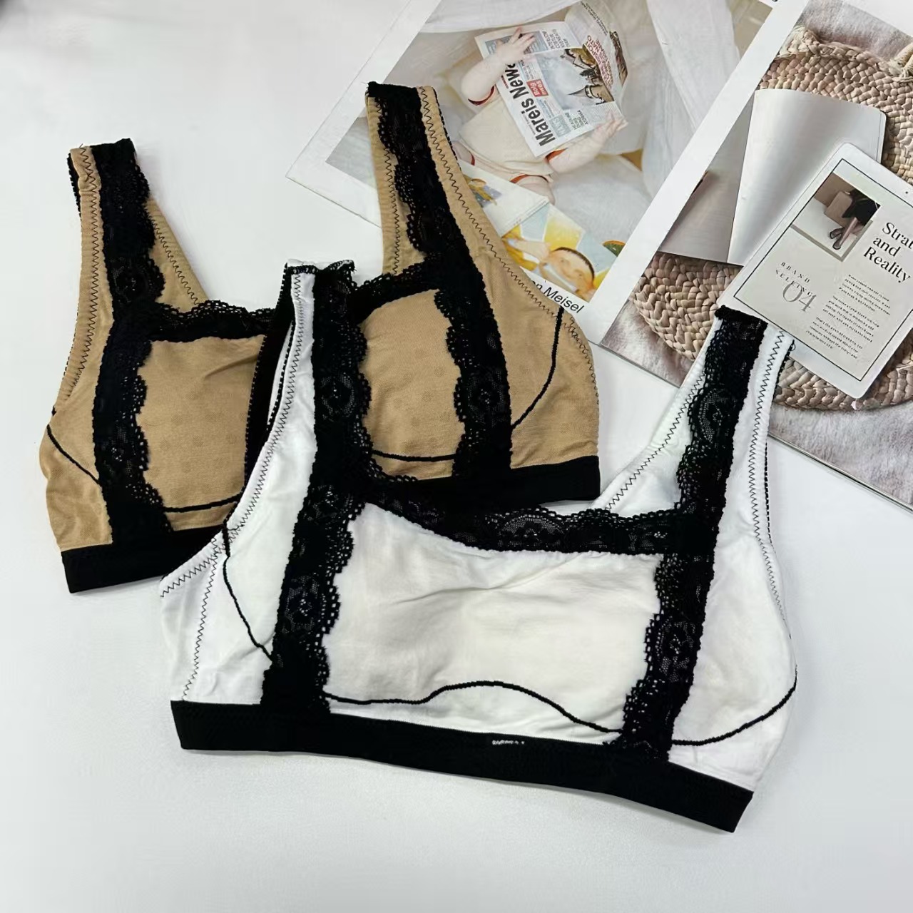 A2613# Ladies in stock, solid color lace-trimmed romantic bra bra, sexy, breathable, detachable breast pad, ladies with beautiful backs. My bra, beautiful back, is exported to the Middle East and Africa, QNI details Picture