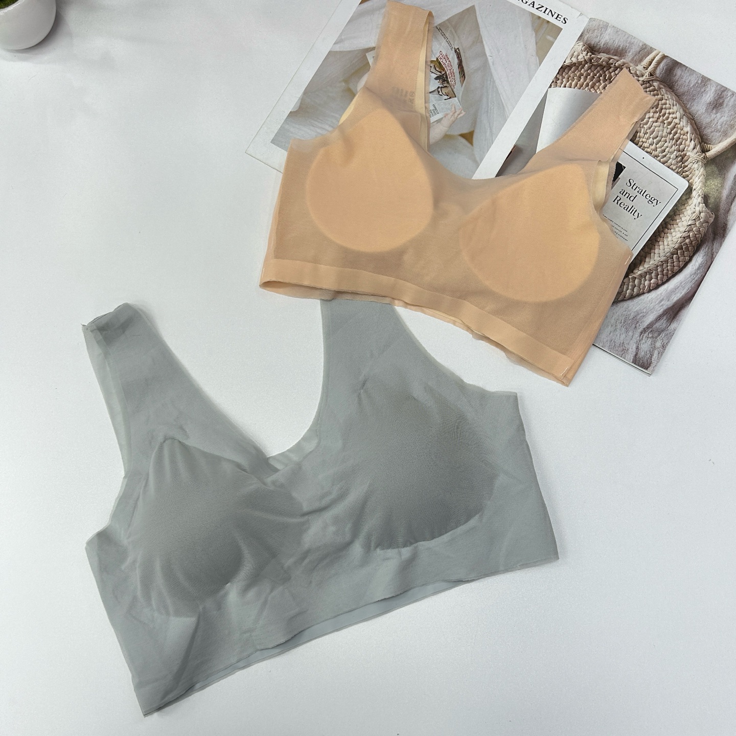 4416# Stock Ladies' beautiful back broadband vest, sexy and seamless bra, skin-hugging, light and breathable, detachable breast pad, export to the Middle East and Africa, QNI Specification drawing