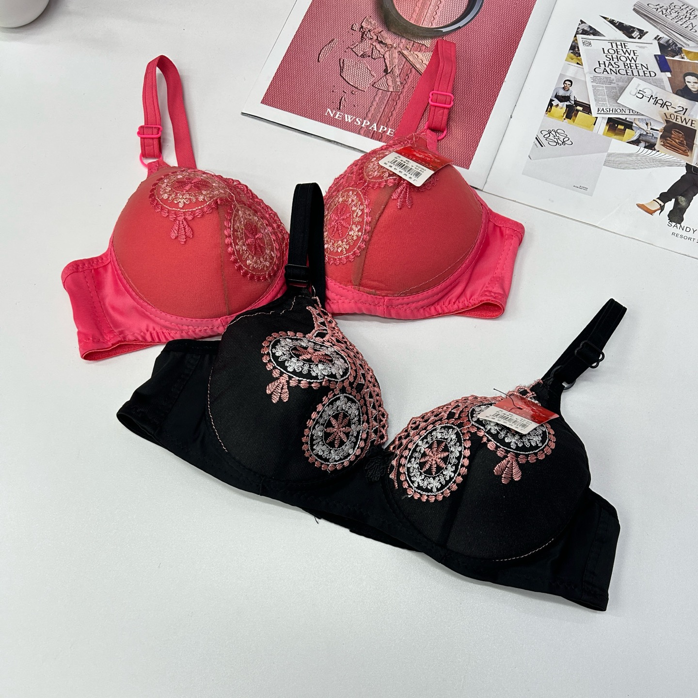 A605# large size women's bra in stock, sexy lace cup face embroidered decoration bra, women's sports bra, underwear export to the Middle East, foreign trade to Africa, QNI Specification drawing