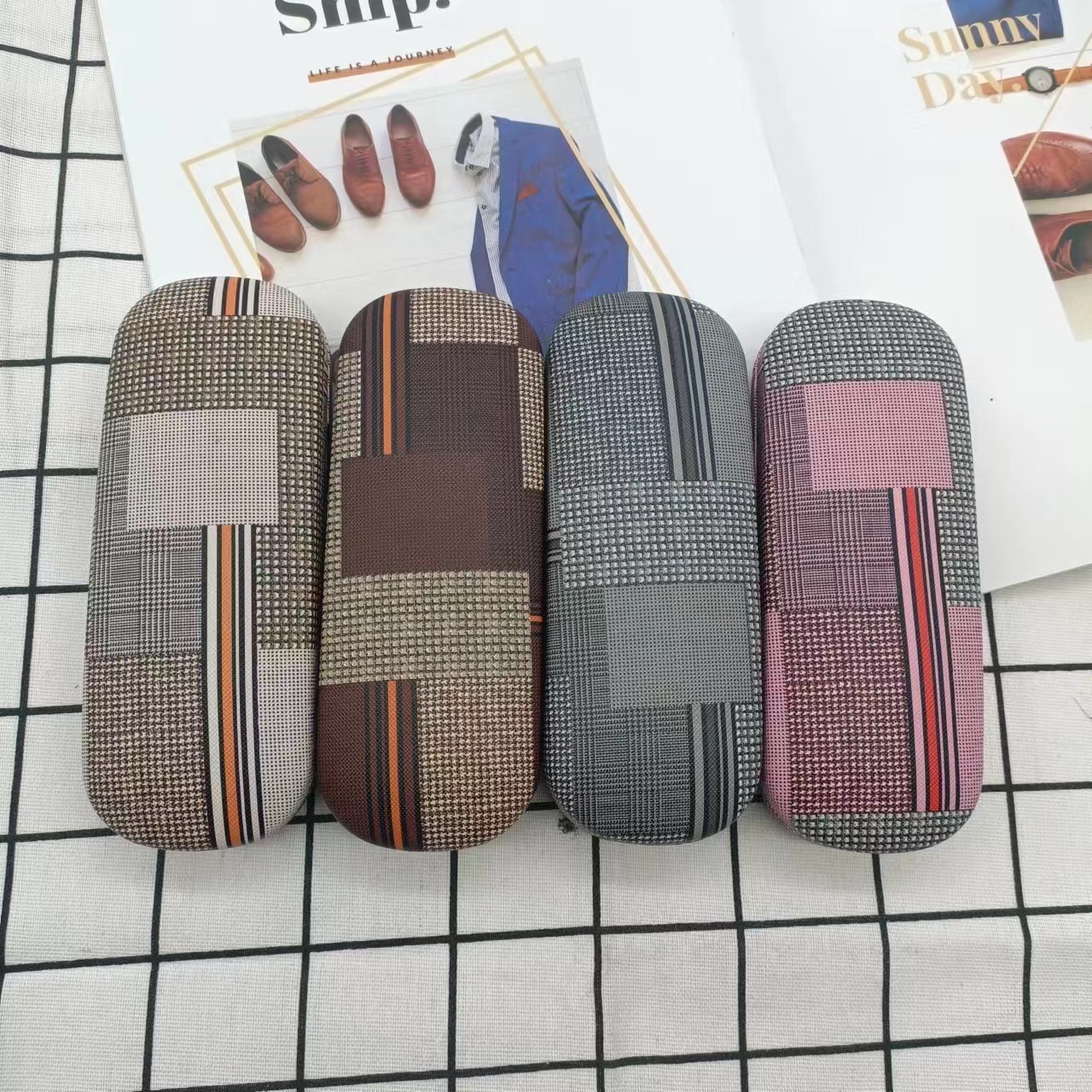 Leather checkered fabric pattern eyeglass case, reading glasses, optical glasses case details Picture