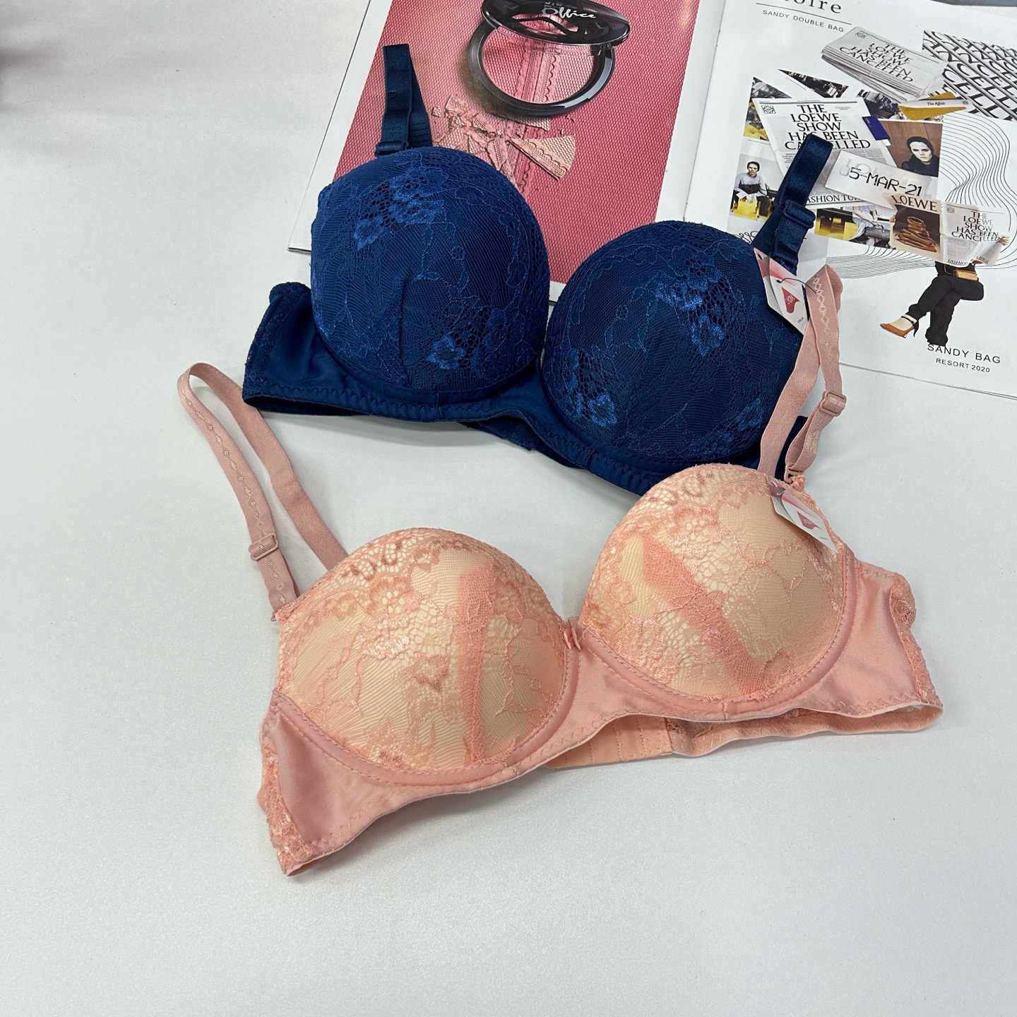 184# Export Middle East and Africa women's bras Solid color lace cup surface sexy and interesting bra embroidery decoration comfortable lifting and gathering sports bra underwear QNI Specification drawing