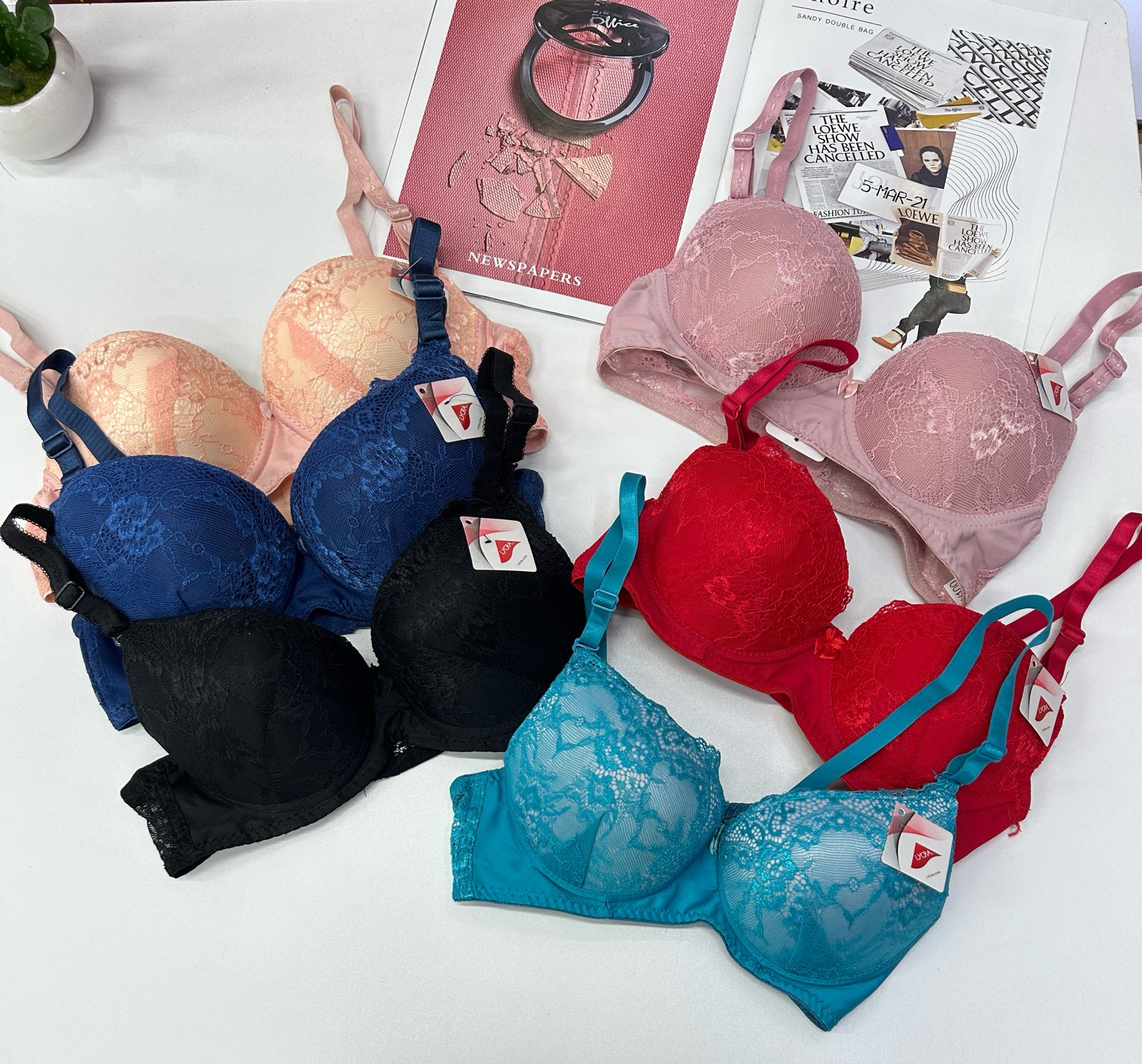 184# Export Middle East and Africa women's bras Solid color lace cup surface sexy and interesting bra embroidery decoration comfortable lifting and gathering sports bra underwear QNI full figure