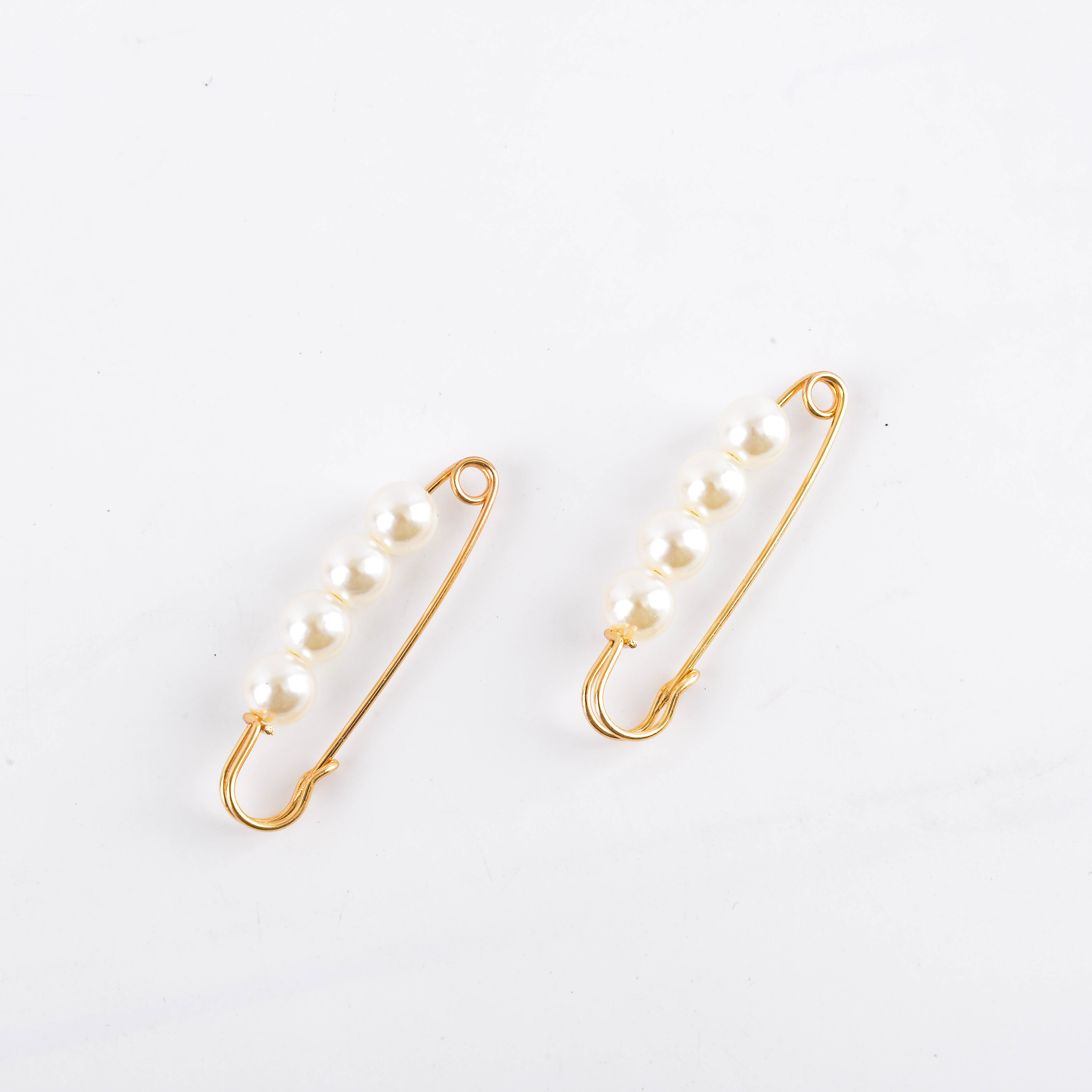 A great tool for tightening the waistband and cinching the waist, a small brooch for adjusting the size of the pants, a high-end buckle pin for fixing clothes and accessories Specification image