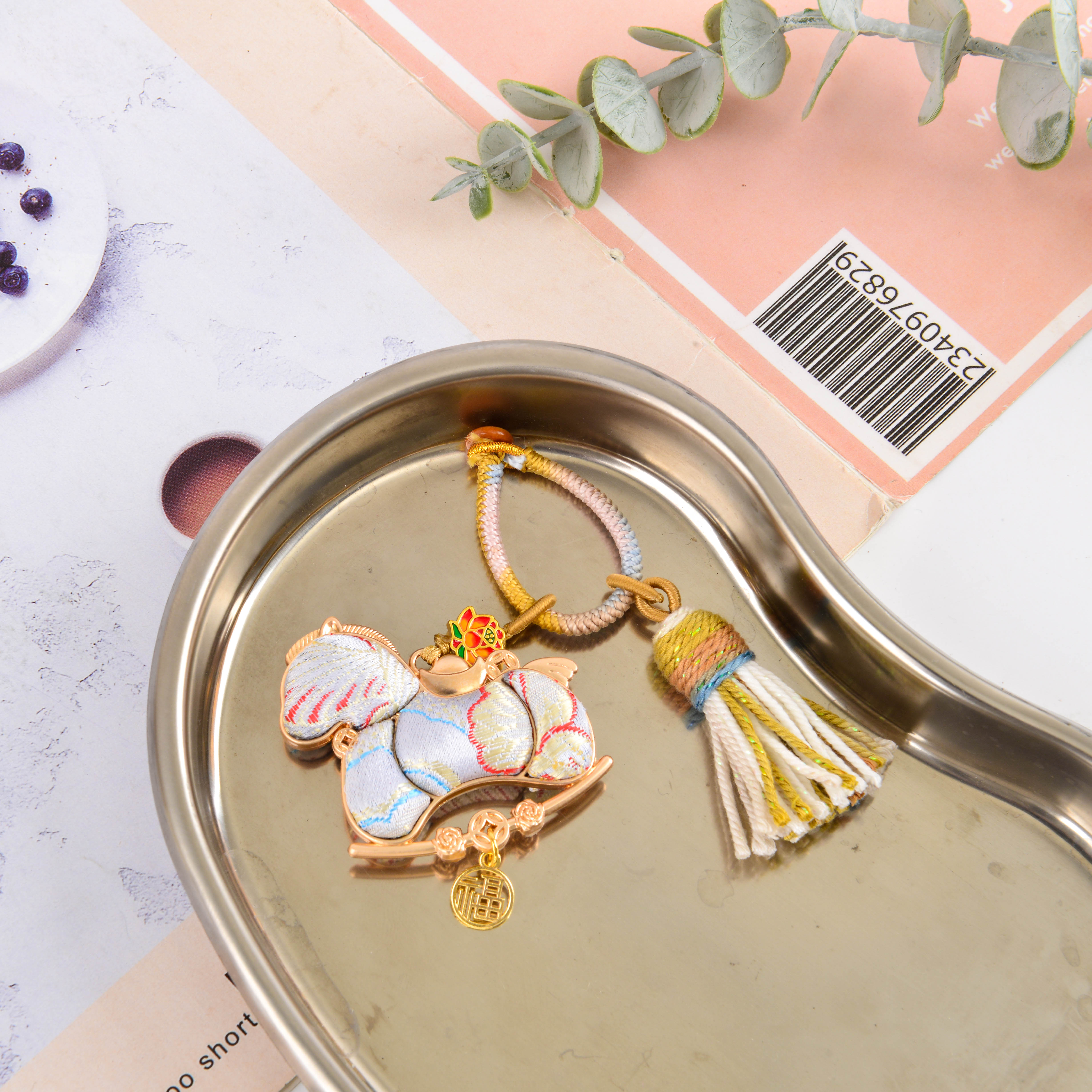 The keychain of Song Jincai, a new Chinese-style intangible cultural heritage of the Year of the Horse, must be hung on a car. The minimum order quantity is one. Specification image