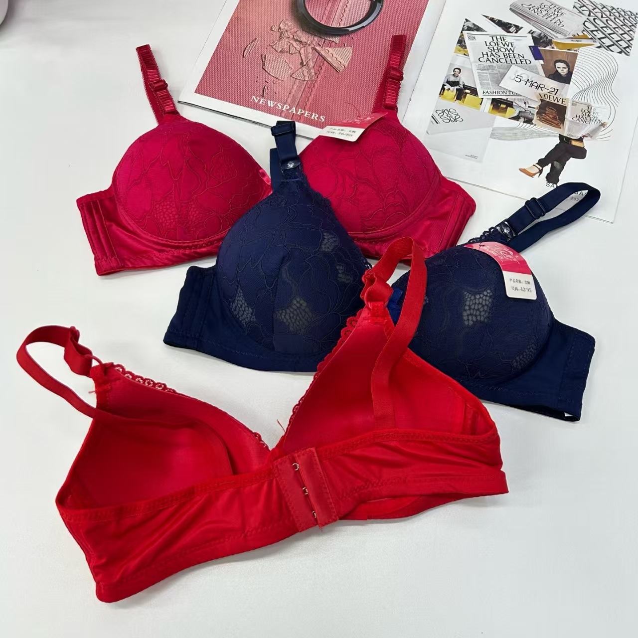 388# Export to the Middle East and Africa: Women's large-sized bras, underwear, lace, butterfly cup face, decorative bras, sexy and interesting, comfortable bras, gathering and lifting sports bras, QNI Application Scenario