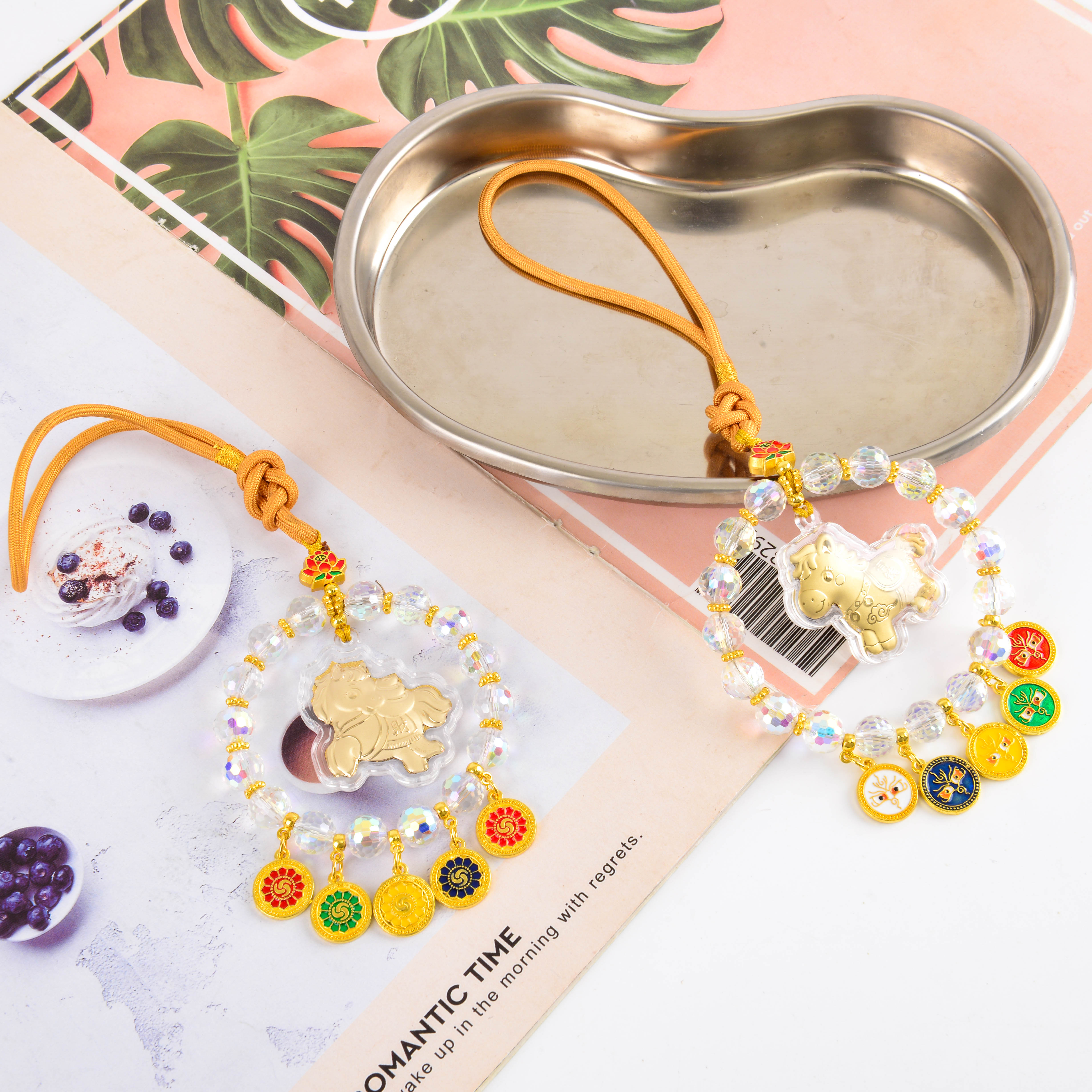 New Chinese-style crystal car pendants for the Year of the Horse - "Get Rich Right Away" and "Make Money Right Away" - minimum order quantity. Item Picture