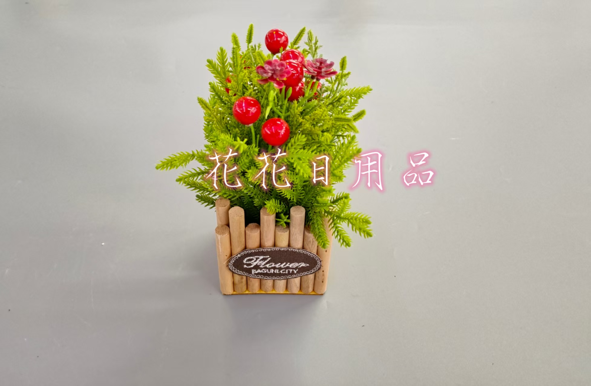 Artificial flowers, fake flowers, bonsai, wooden boxes, Christmas decorations details Picture