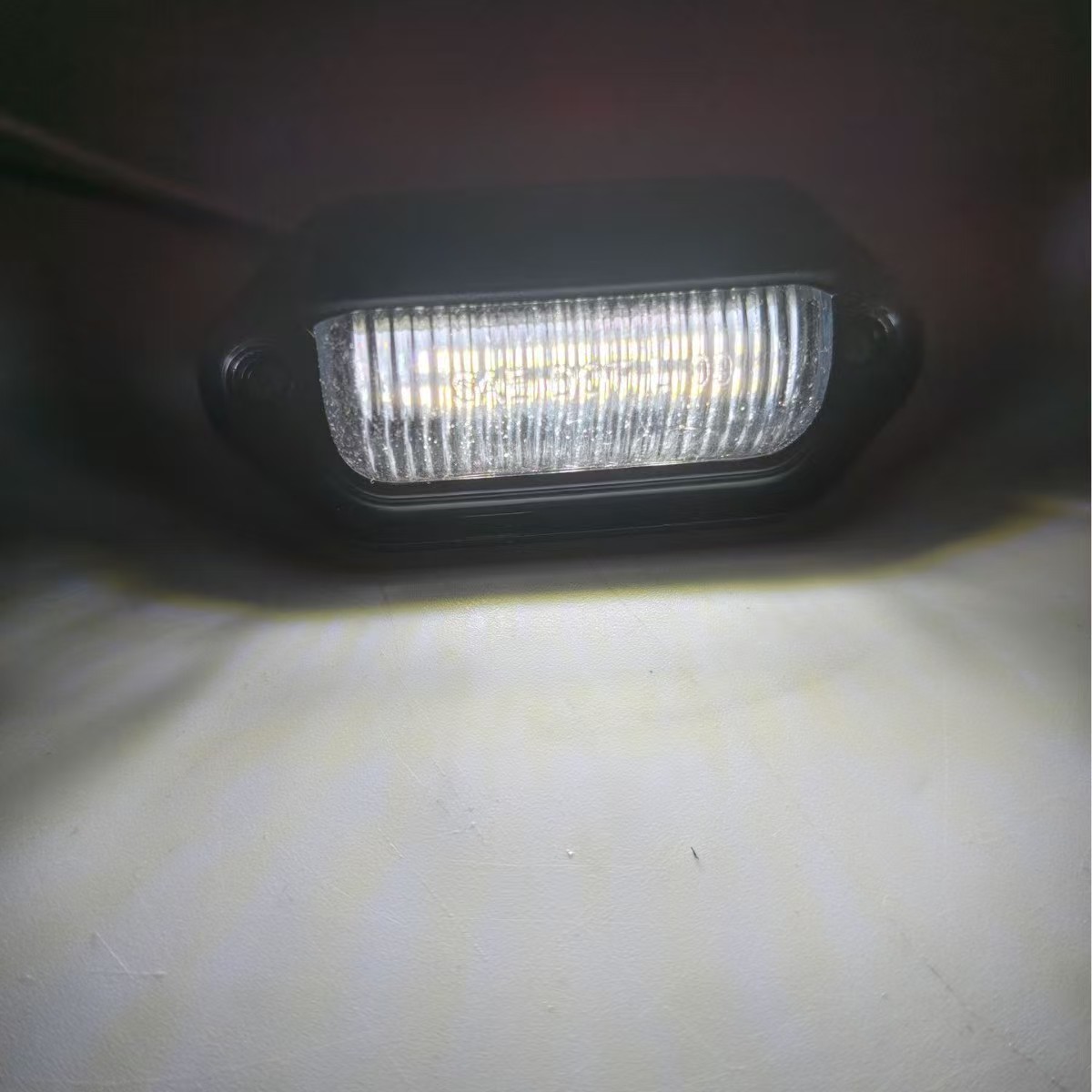 New car and truck 6LED license plate lights, universal taillights, side lights and license plate lights for trucks, vans, buses and trailers pic 3