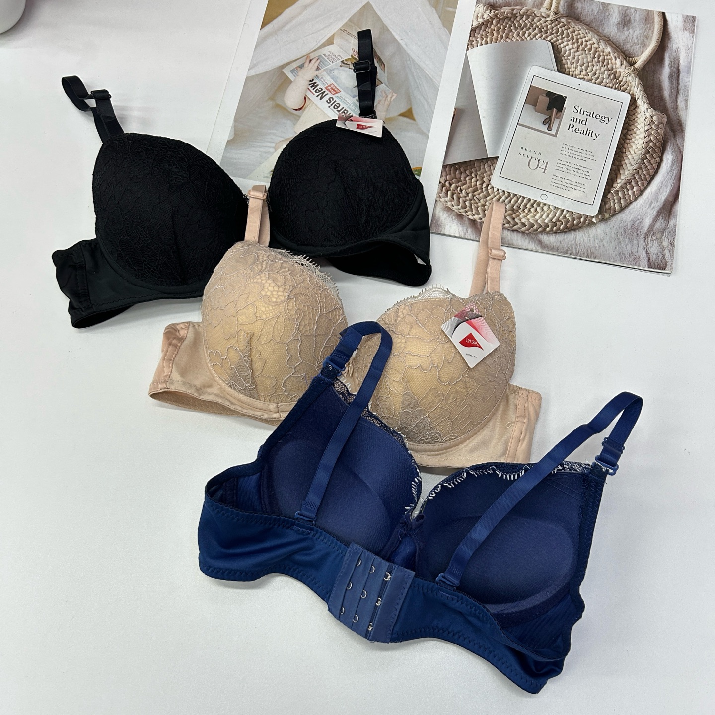 183# for export, there are steel-belted bras for women, large-sized comfortable gathering bras, comfortable sexy and romantic bras, solid-color lace cup-shaped sports bras, QNI details Picture