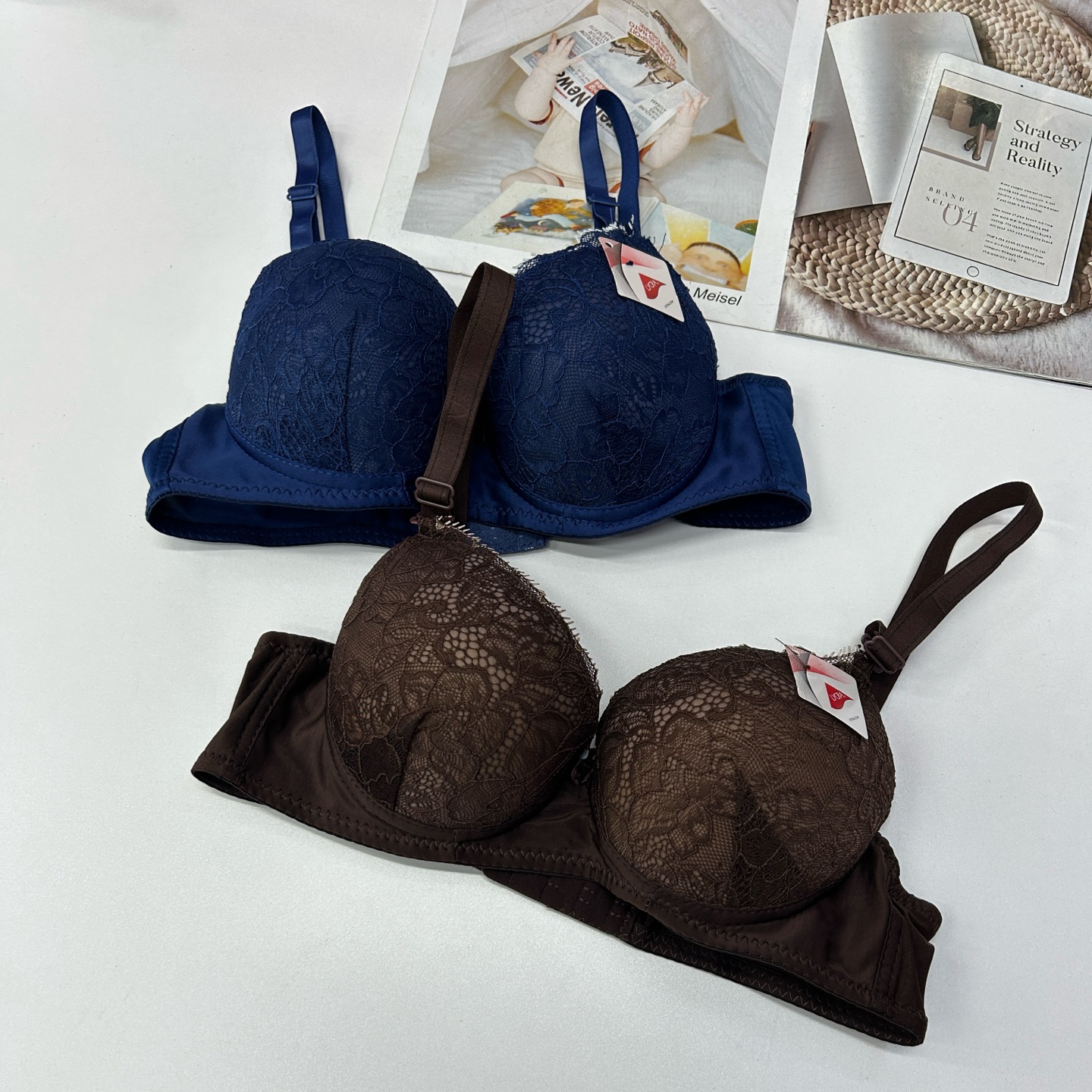183# for export, there are steel-belted bras for women, large-sized comfortable gathering bras, comfortable sexy and romantic bras, solid-color lace cup-shaped sports bras, QNI Specification drawing
