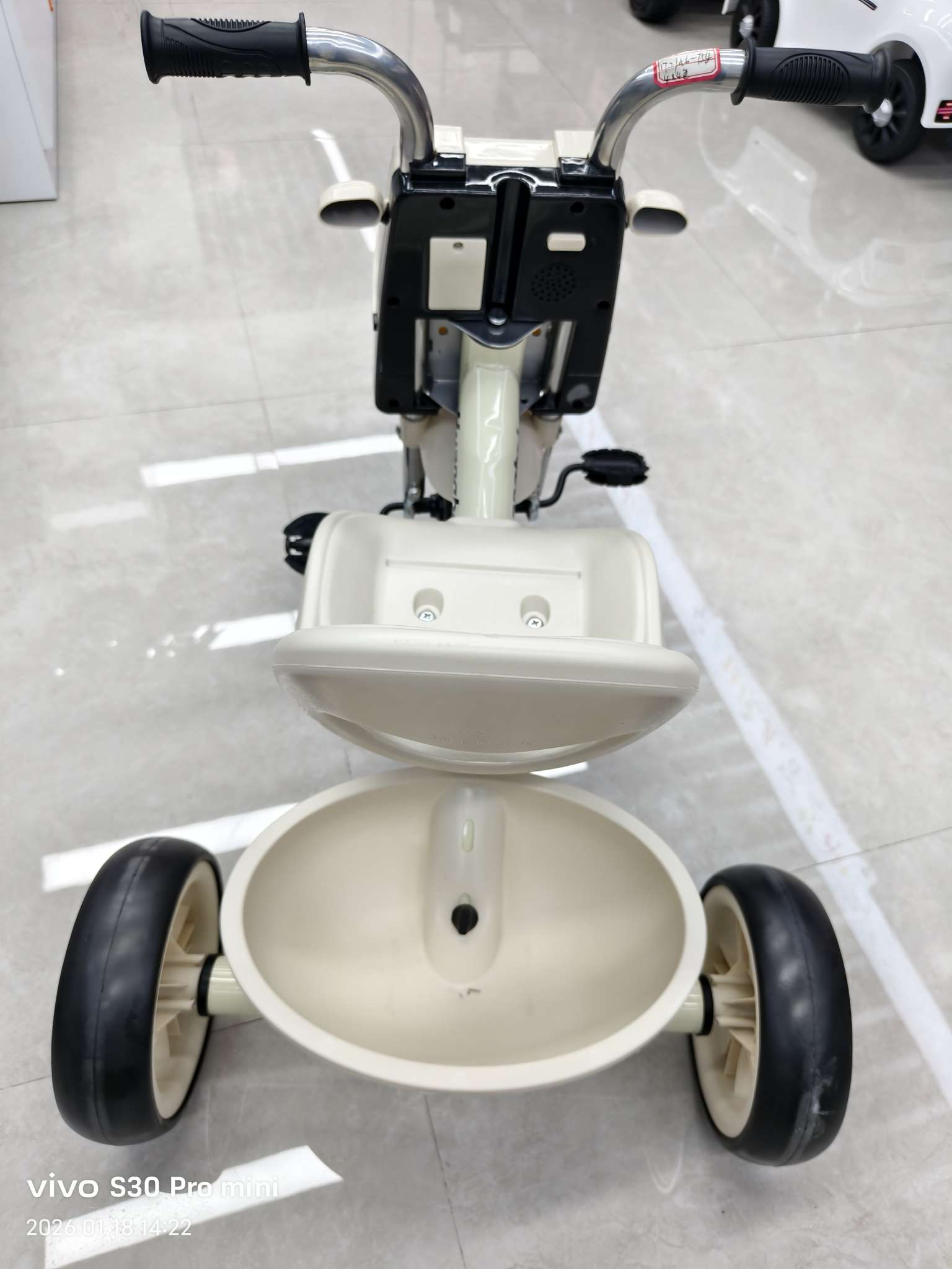 优质母婴用品童车童床背带座椅儿童推车座椅配件辅助轮儿童马桶安全舒适适用多款型号三轮车平衡车产品图