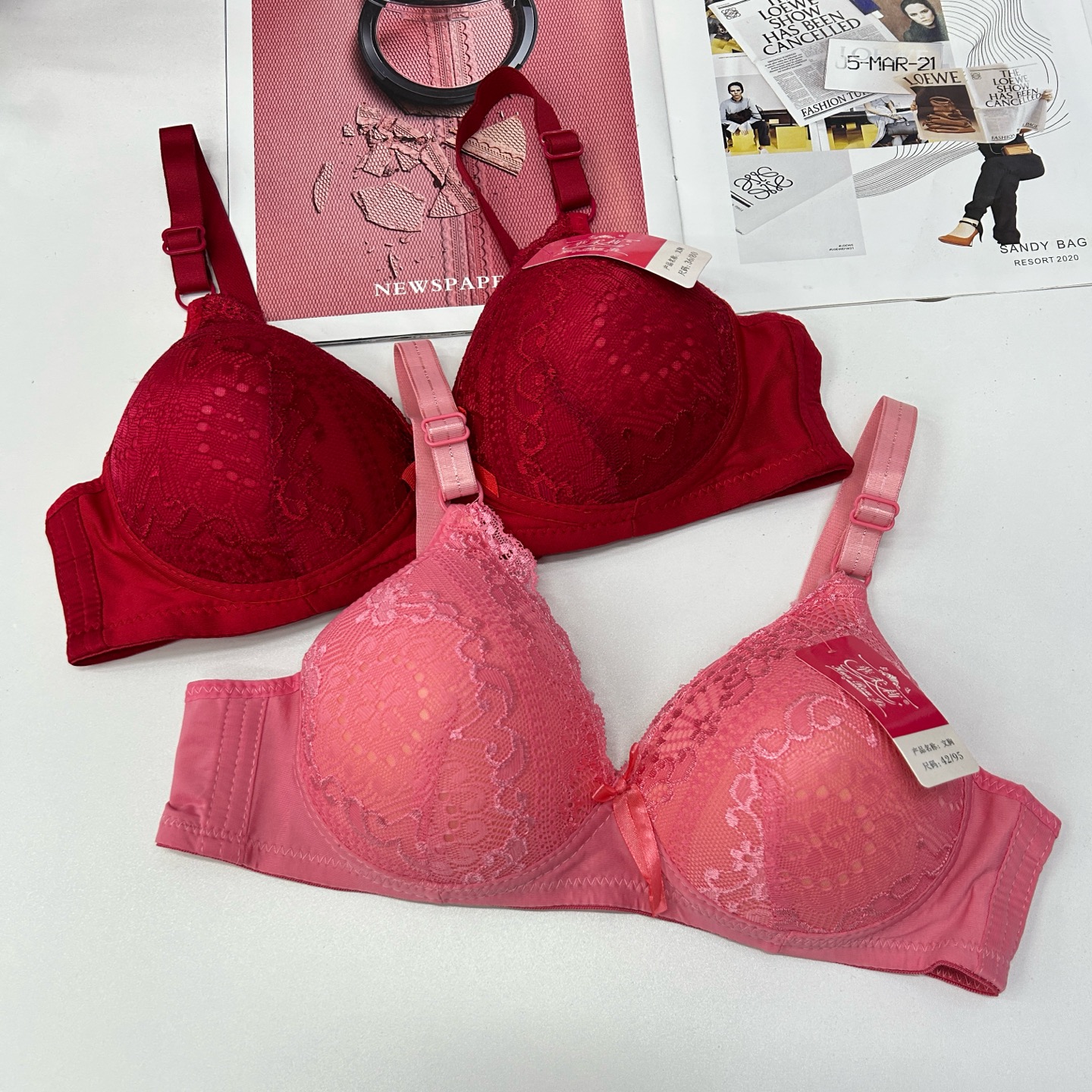 378# For export to the Middle East and Africa, women's bras are solid color lace cup-shaped, comfortable, sexy and romantic bras, lifting and gathering sports bras, women's bras, underwear, QNI details Picture