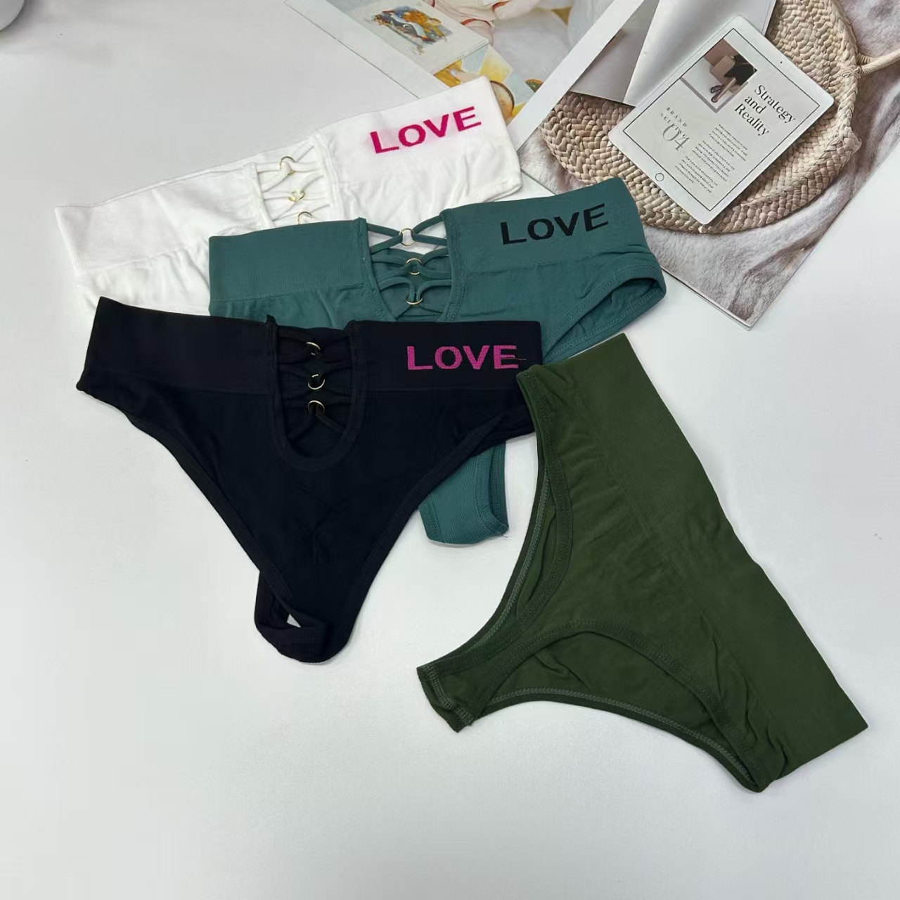 004# Foreign Trade Bestseller Seamless Sexy thong, high-waisted waist fitness yoga underwear, sports T pants, women's fashionable and sexy QNI details Picture