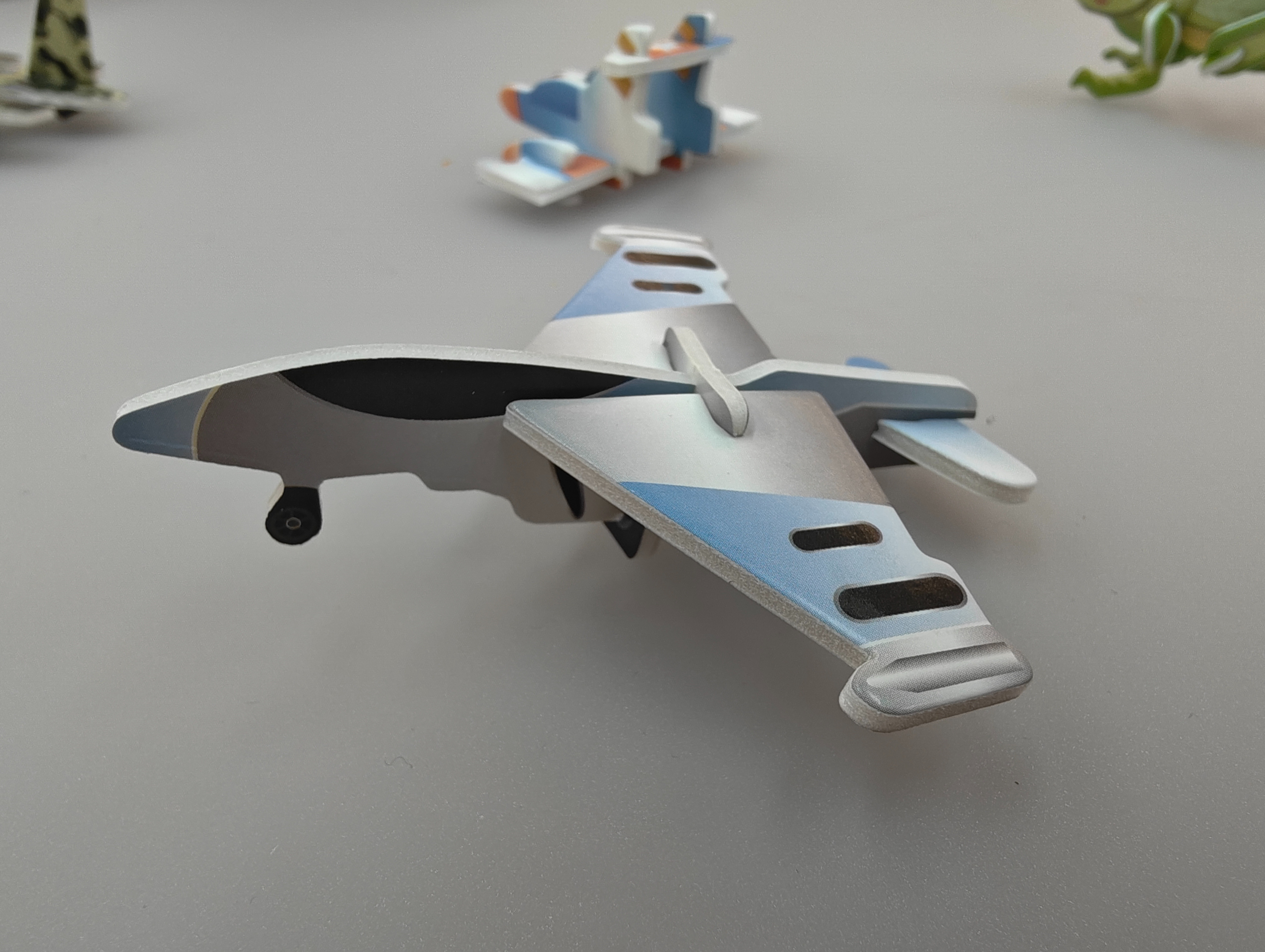 Cartoon insect puzzle toy, bean-shaped puzzle, detachable wooden boat, children's educational toy details Picture