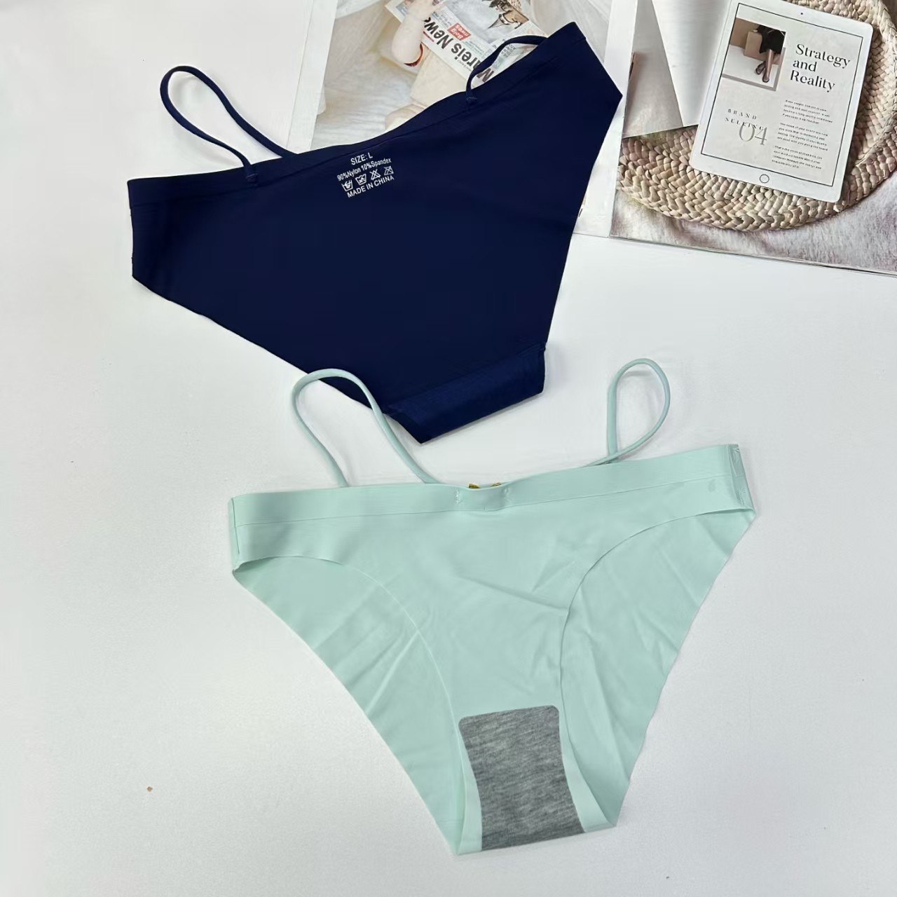 100# European and American women's breathable, comfortable, mid-low waist, sexy, seamless triangle pants, ice silk underwear QNI Specification drawing