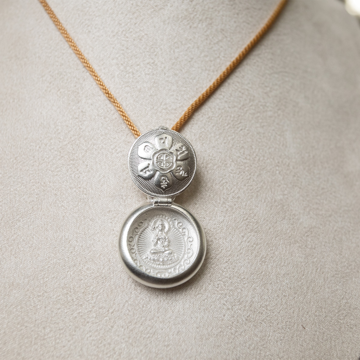 Electric white 999 pure silver enamel color flexible and openable chain set Specification image