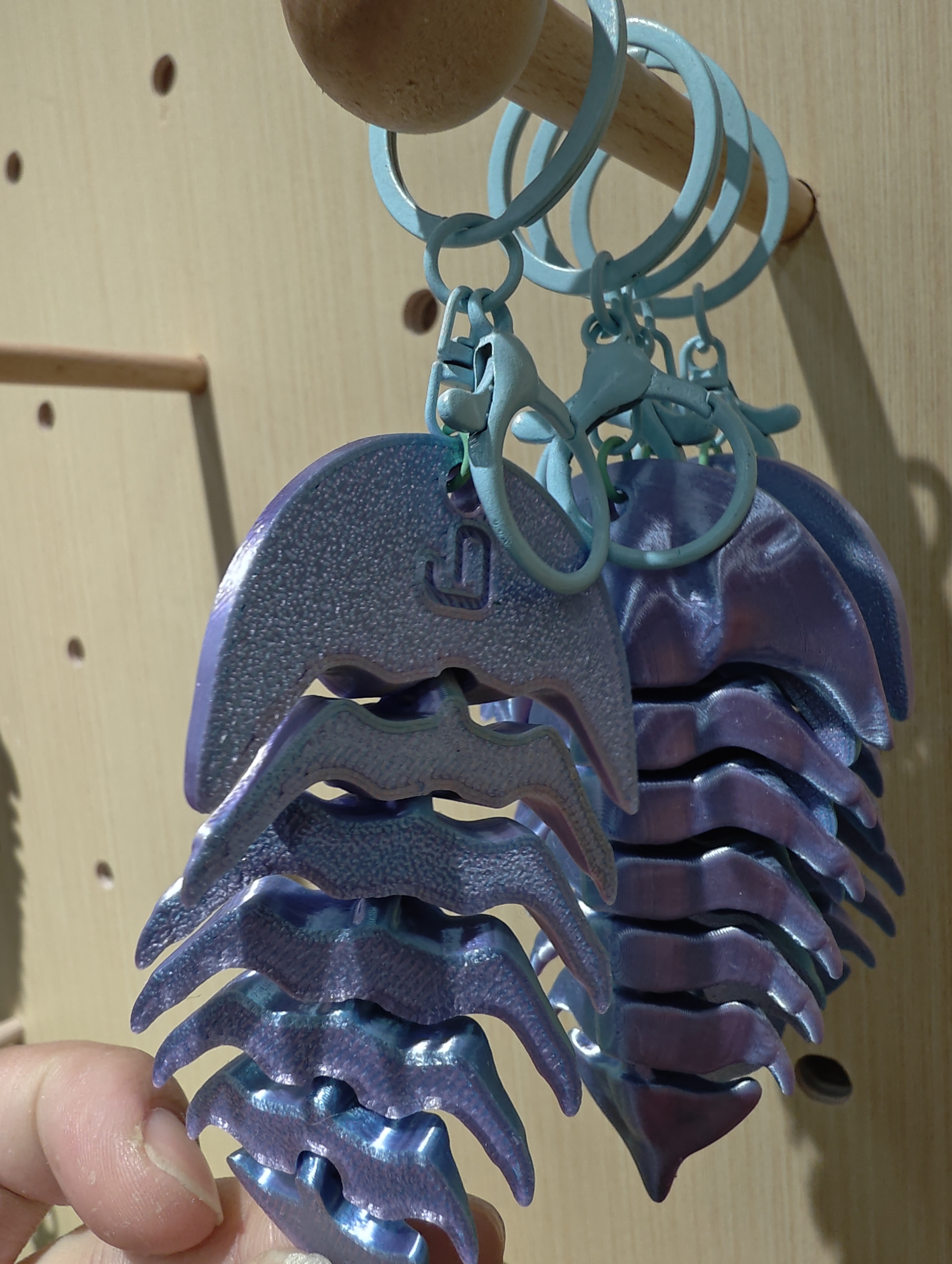 3D printed texture fashionable pendant, simple and individual trendy accessory, versatile decorative keychain details Picture