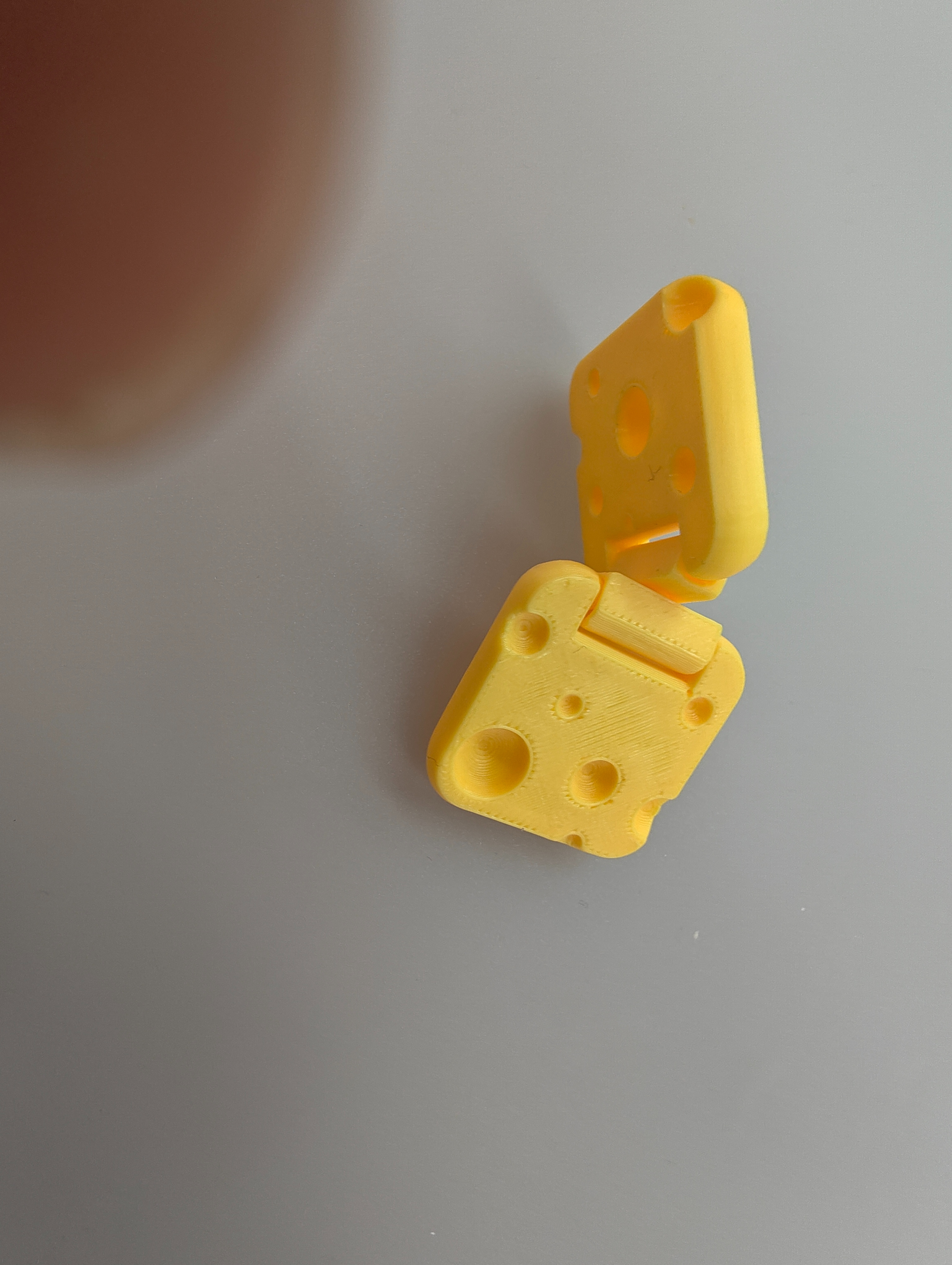 Yellow cheese-shaped plastic hinges, main body hinges, hinges, hardware hinges, toilet door hinges, straight arm handles, door handles Specification image
