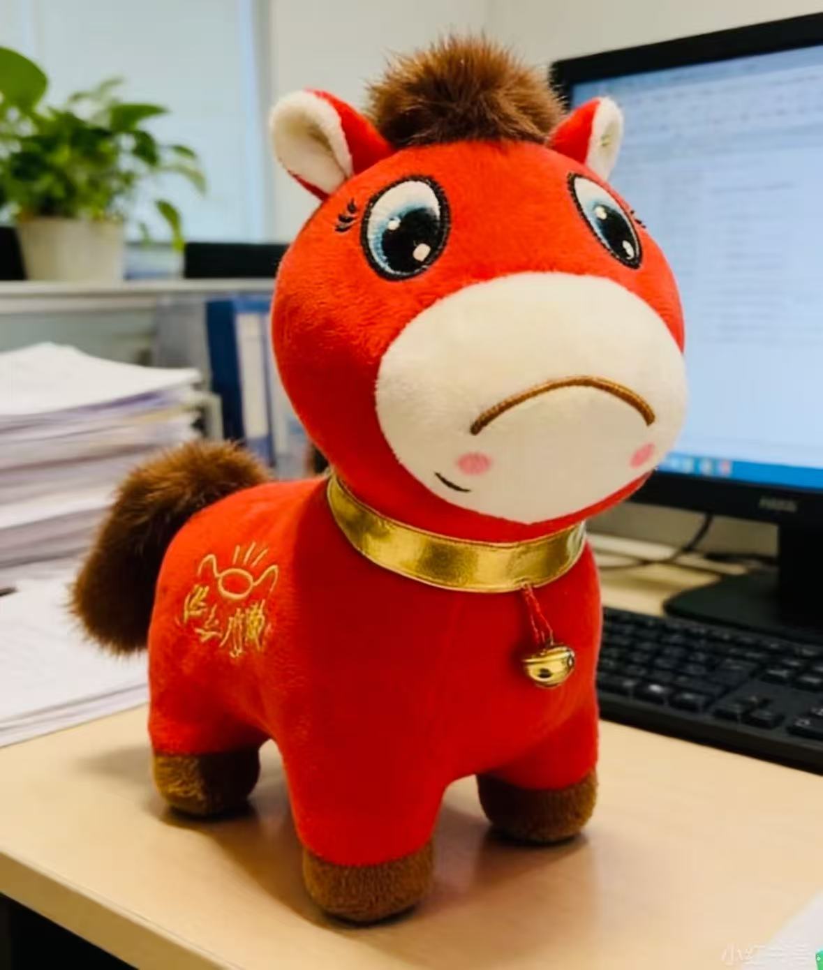 玩具/抱枕/毛绒爱心抱枕/毛绒玩具小挂件/猪小屁白底实物图