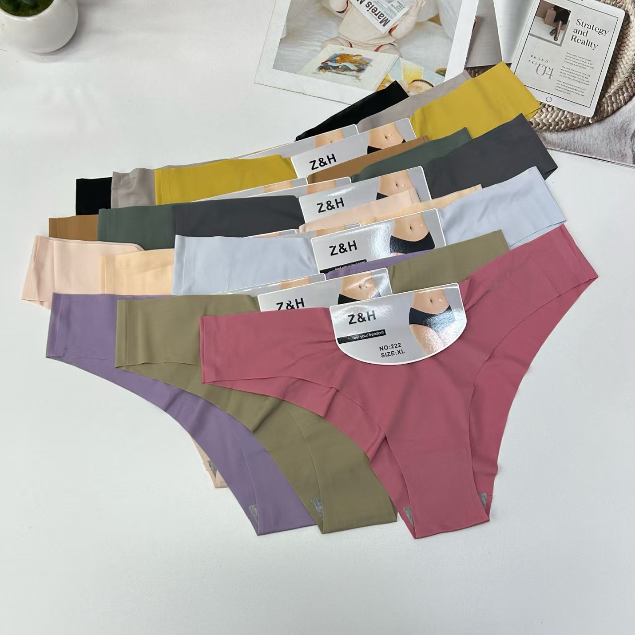 222# European and American women's seamless one-piece ice silk thin women's thong breathable and comfortable mid-low waist sexy and interesting triangle pants Ice silk underwear QNI full figure