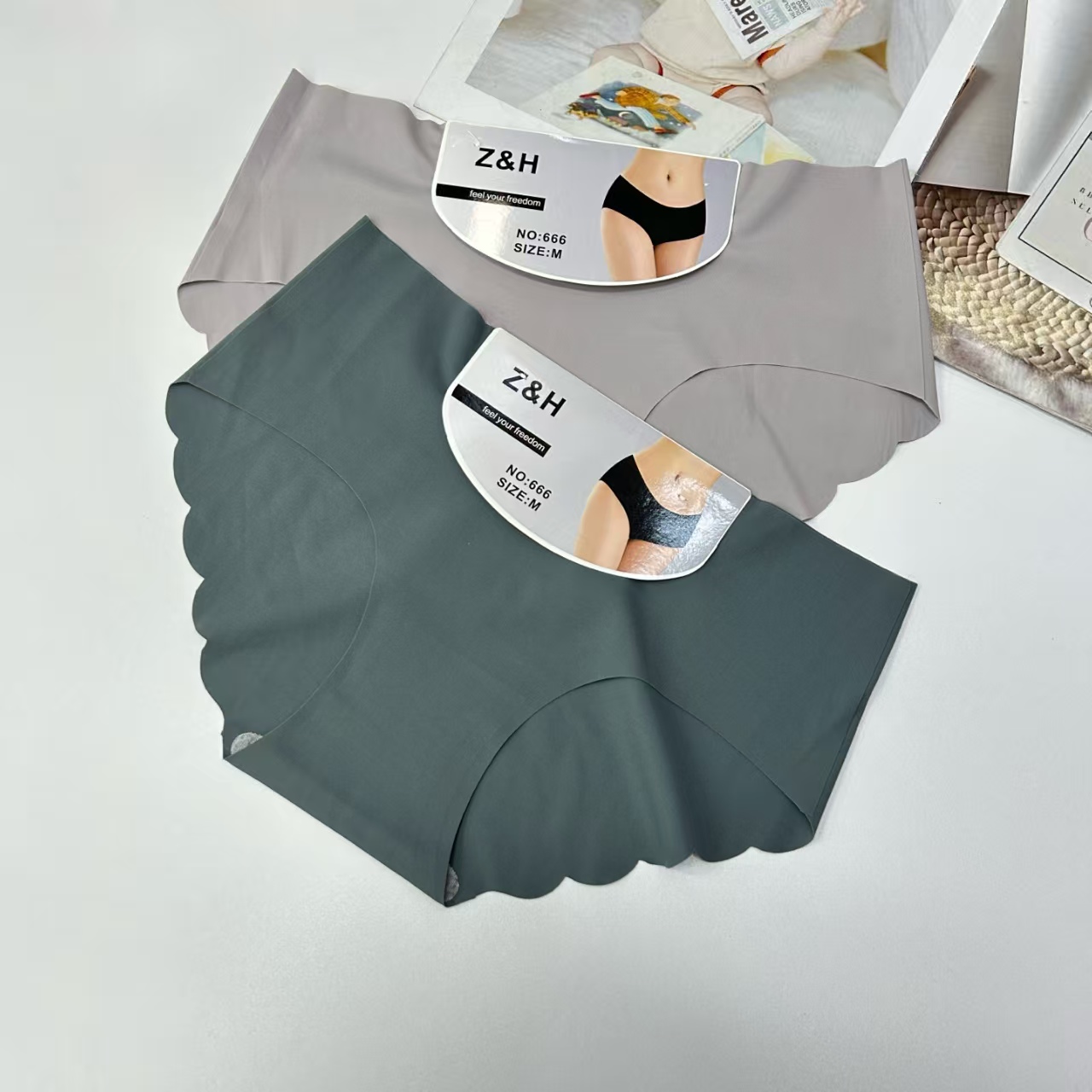 666# Export to the Middle East, Europe and America, stock of women's ice silk triangle pants underwear. Women's triangle pants are sexy, comfortable and can lift the buttocks. QNI Application Scenario