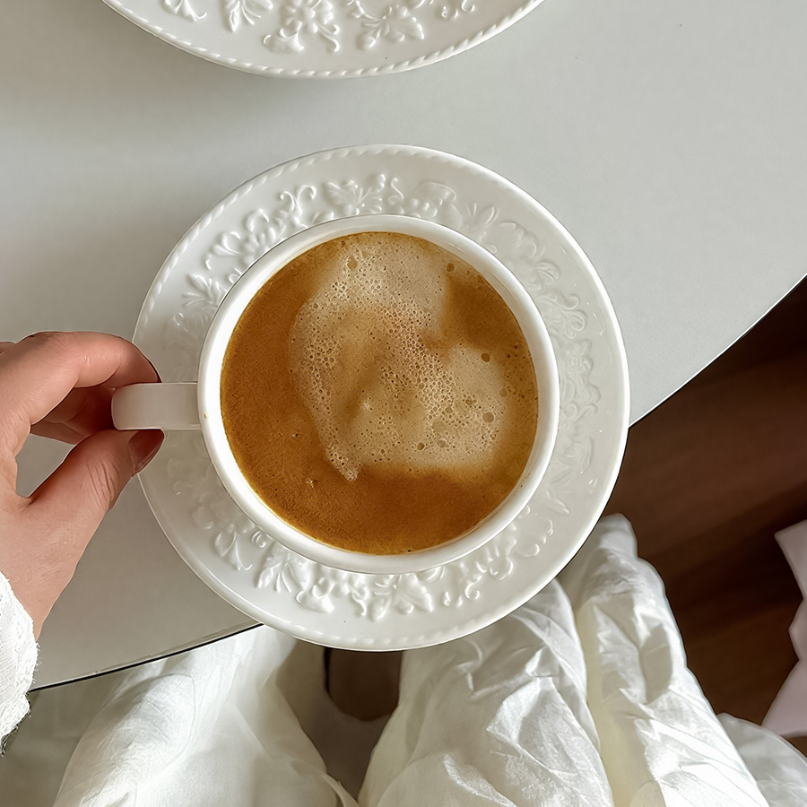 陶瓷杯蝶牛奶杯马克杯水杯茶杯三口带手柄办公室可爱高颜值复古热饮釉下彩景德镇刻花北欧风素烧轻奢民宿日式纯白色麦片繁花防尘女详情图3