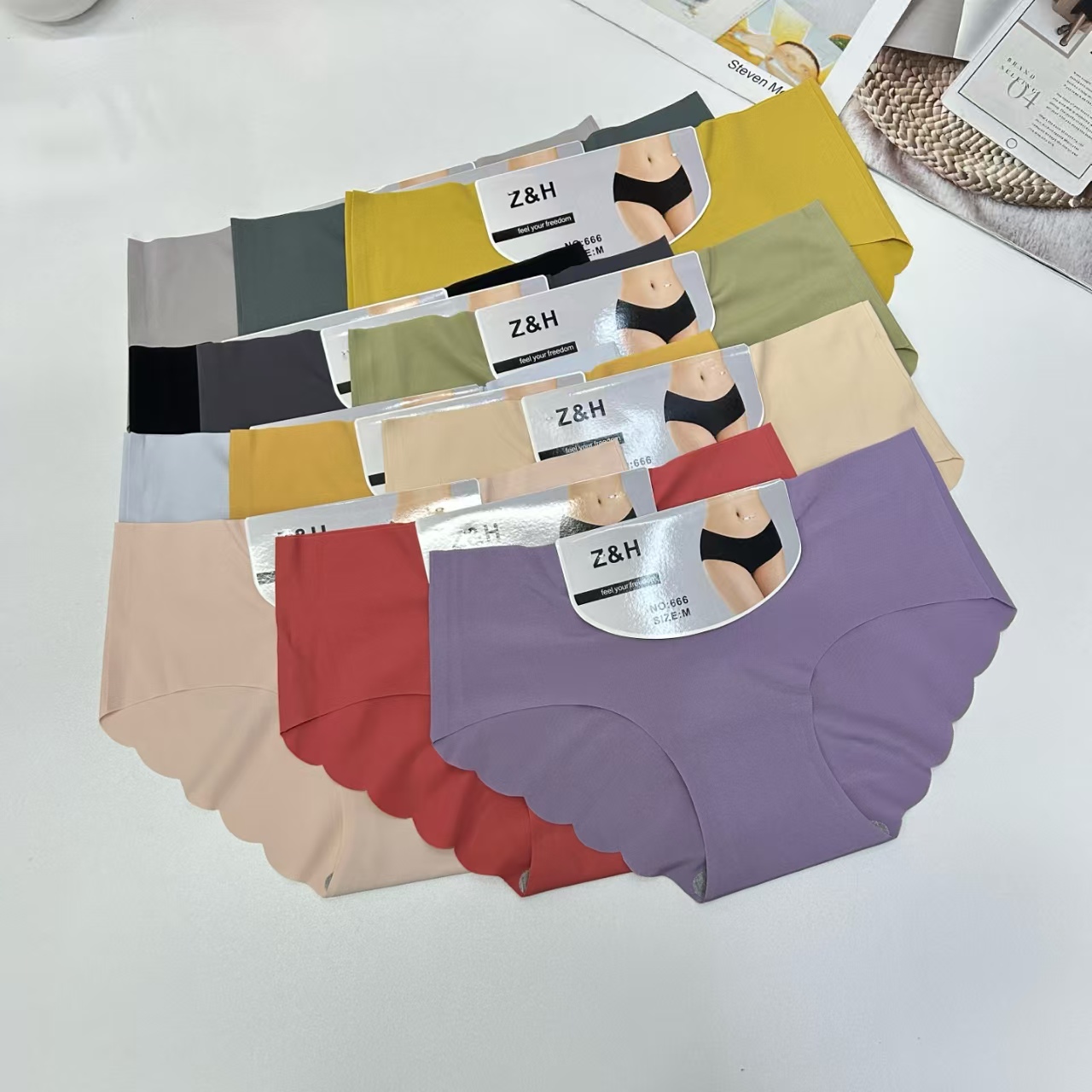 666# Export to the Middle East, Europe and America, stock of women's ice silk triangle pants underwear. Women's triangle pants are sexy, comfortable and can lift the buttocks. QNI full figure