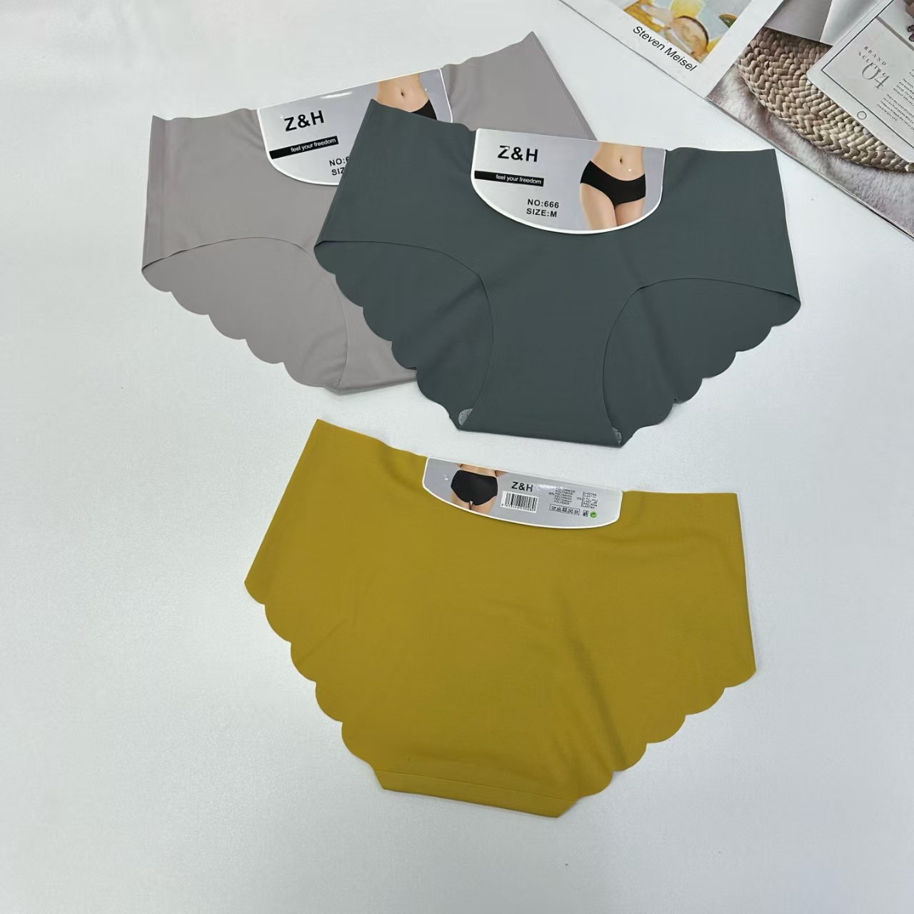 666# Export to the Middle East, Europe and America, stock of women's ice silk triangle pants underwear. Women's triangle pants are sexy, comfortable and can lift the buttocks. QNI details Picture