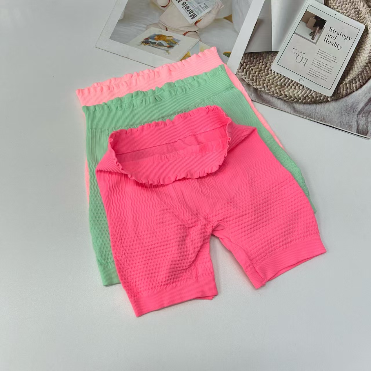 059# Children's hip-lifting leggings, Black fungus lace children's leggings, vertical stripe waistband elastic top leggings, children's underwear QNI Specification drawing