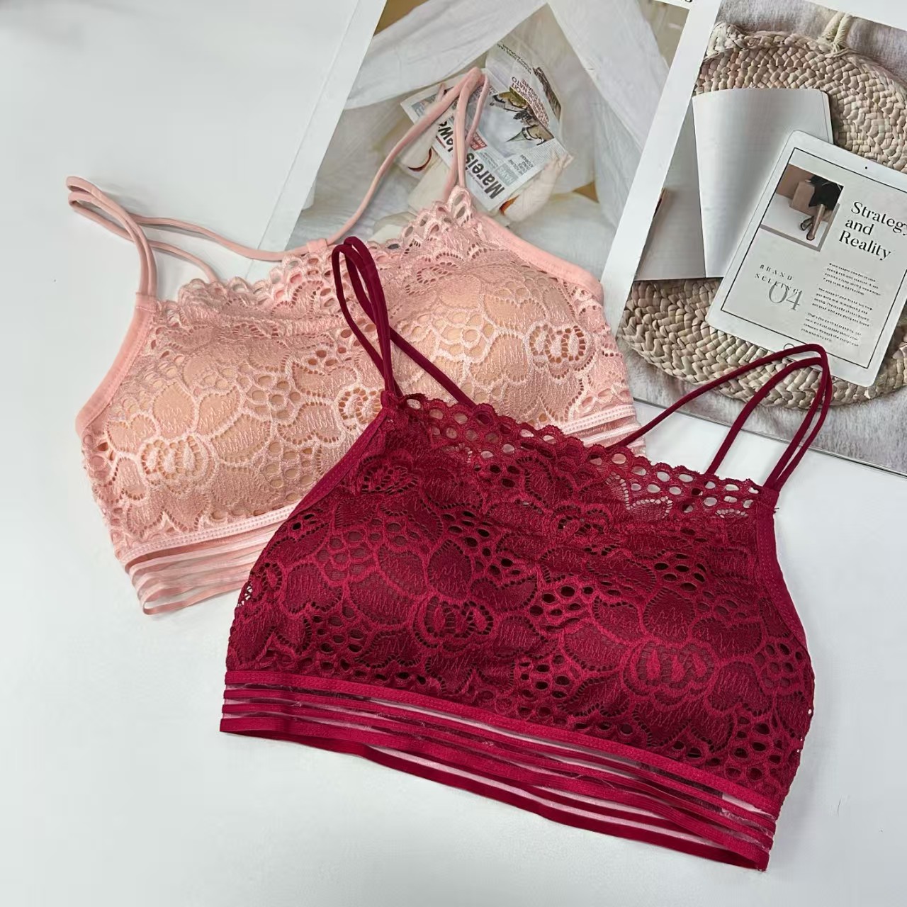 8855# Export to the Middle East and Africa, stock women's vests, broadband solid color, comfortable, sexy and interesting vests, beautiful back, detachable chest pad, back center underwear, QNI Application Scenario