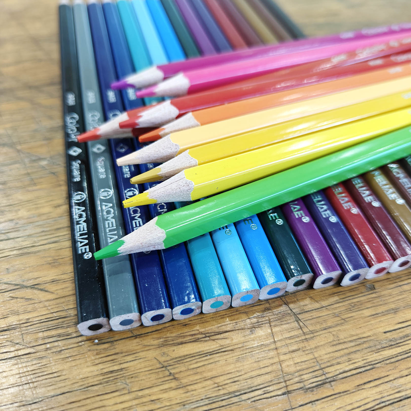 ACMELIAE 7'' 24PCS Square Shape Color Pencil Specification drawing