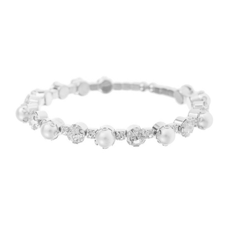 This is a popular, simple single-layer pearl water diamond open bracelet from Europe and America. It is a cross-border, light luxury, high-end, full diamond, shiny and elastic jewelry accessory Item Picture