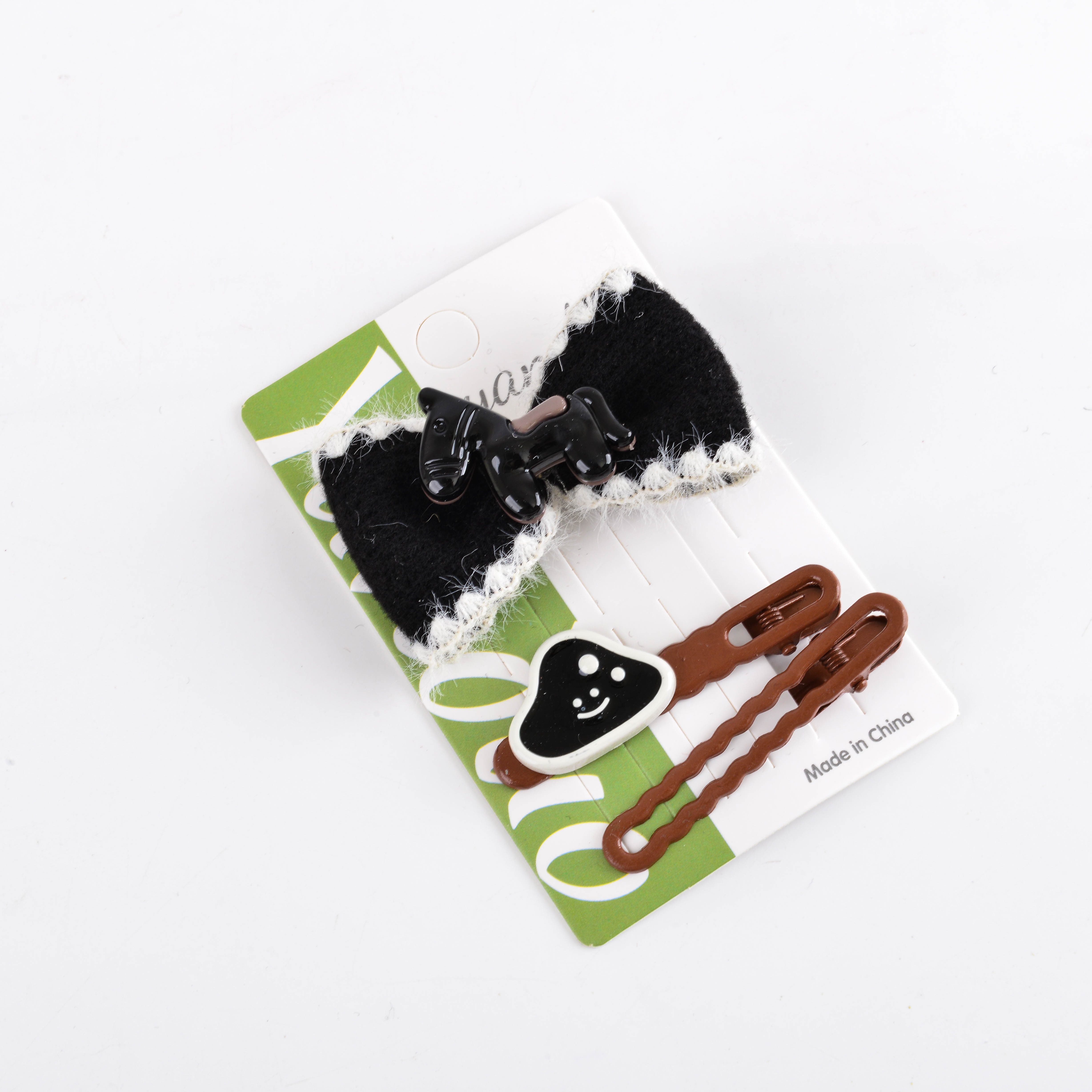 The new autumn and winter collection features a delicate and luxurious style with a bow hairpin and a plush high-end hair accessory, camellia Specification image