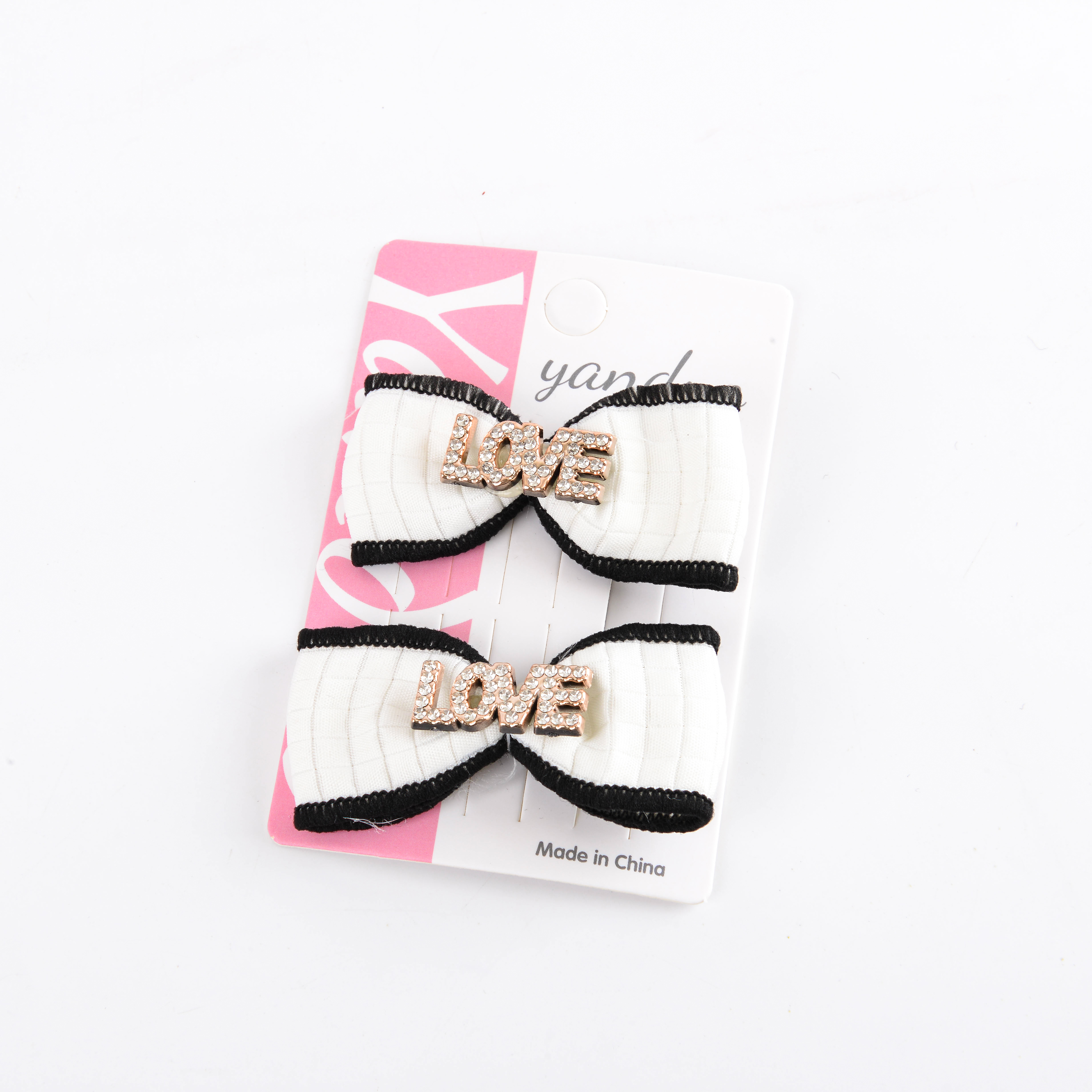 The side clip of the little Chanel style won't harm the baby's hair. It's a stylish hair clip for girls and a bow headpiece for babies' body hair Item Picture